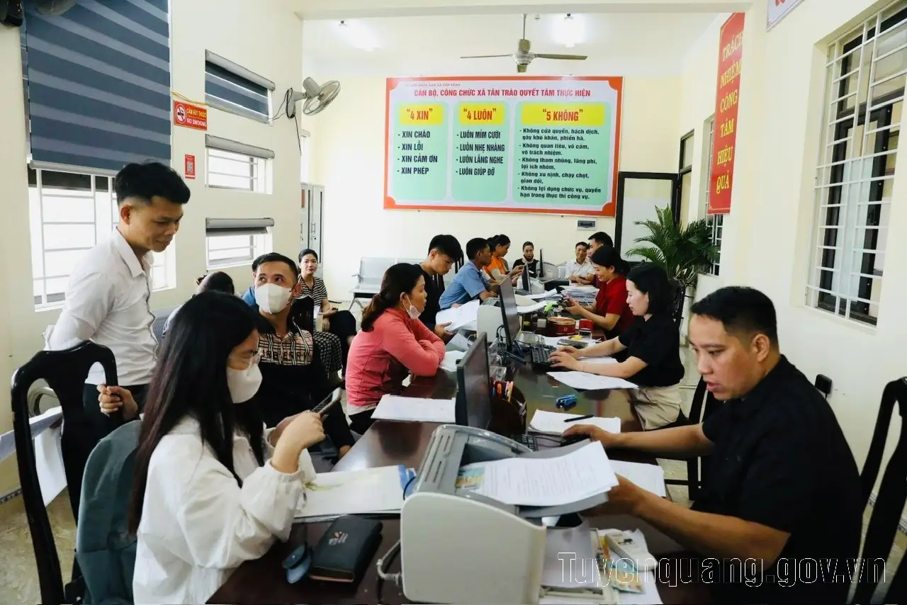 Tuyên Quang quyết tâm cắt giảm 30% thủ tục hành chính, nâng cao hiệu quả phục vụ người dân