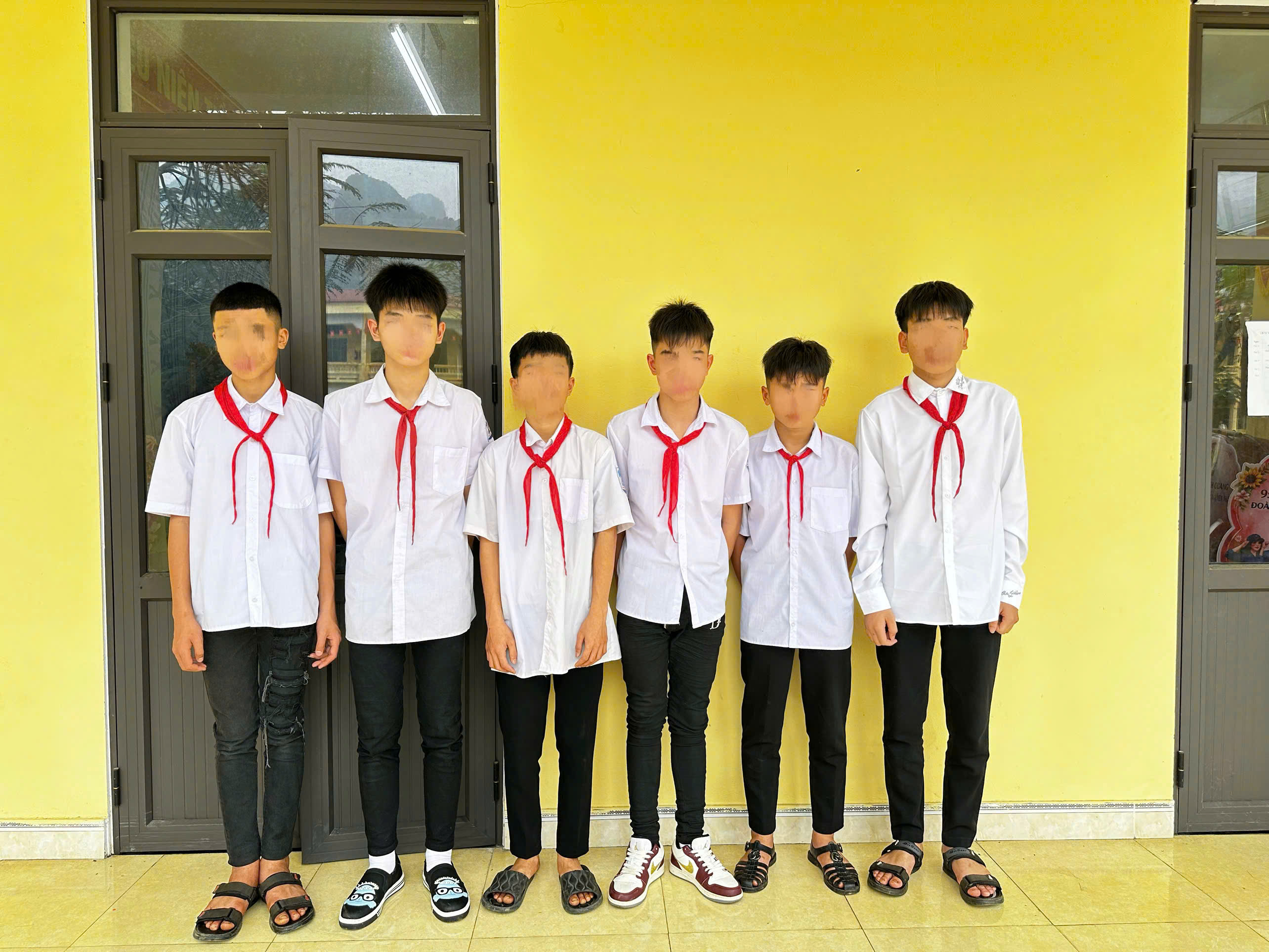 TĂNG CƯỜNG XỬ LÝ NHÓM THANH THIẾU NIÊN HƯ, CÔN ĐỒ, CÀN QUẤY GÂY MẤT AN NINH, TRẬT TỰ TRÊN ĐỊA BÀN