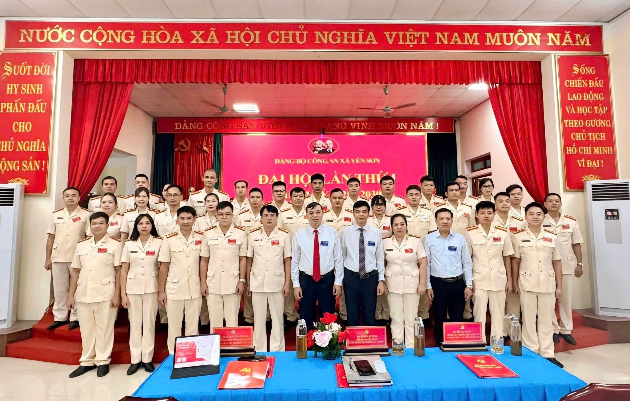 CÔNG AN XÃ YÊN SƠN ĐẨY MẠNH VIỆC HỌC TẬP VÀ LÀM THEO BÁC GẮN VỚI NHIỆM VỤ BẢO VỆ NỀN TẢNG TƯ TƯỞNG CỦA ĐẢNG