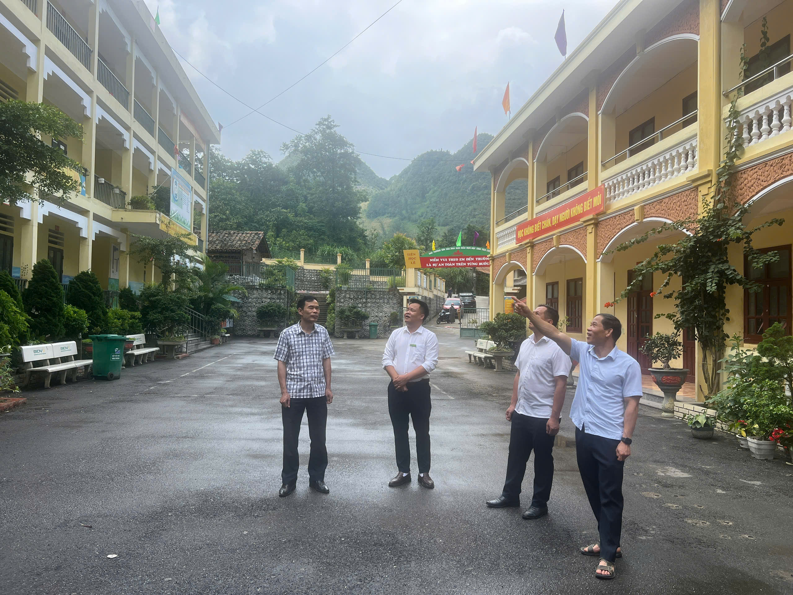 Lũng Cú chủ động chuẩn bị năm học mới, sắp xếp mạng lưới trường lớp