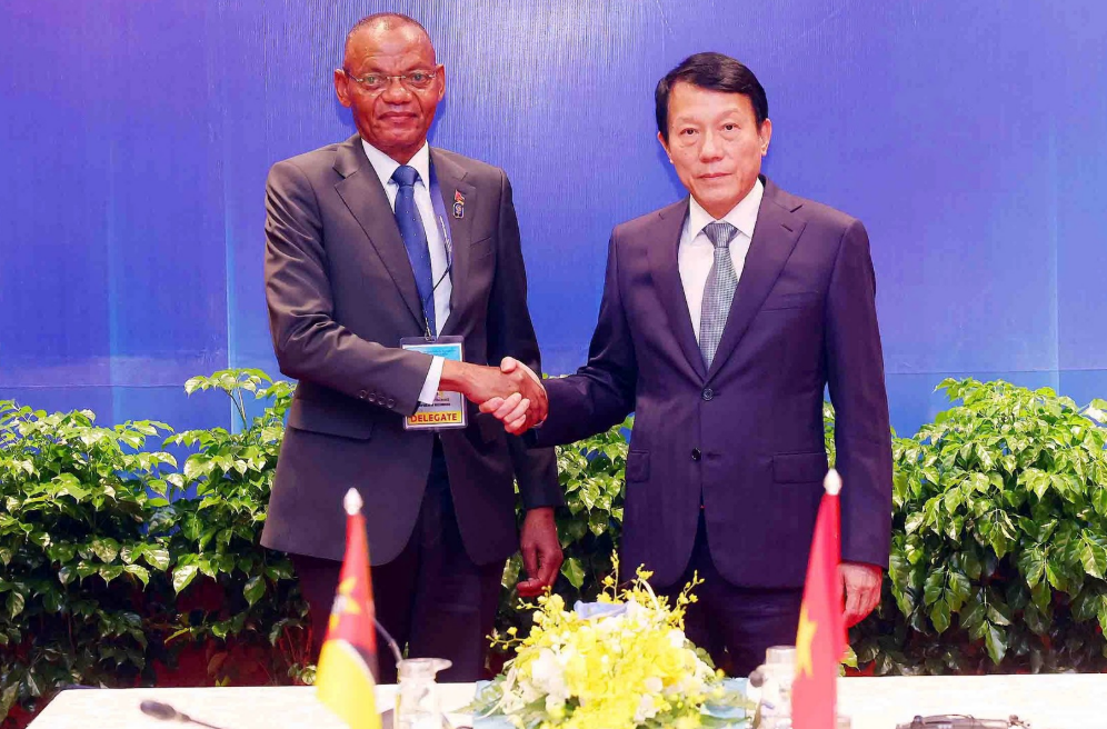 BỘ TRƯỞNG LƯƠNG TAM QUANG TIẾP XÃ GIAO BỘ TRƯỞNG BỘ NỘI VỤ MOZAMBIQUE