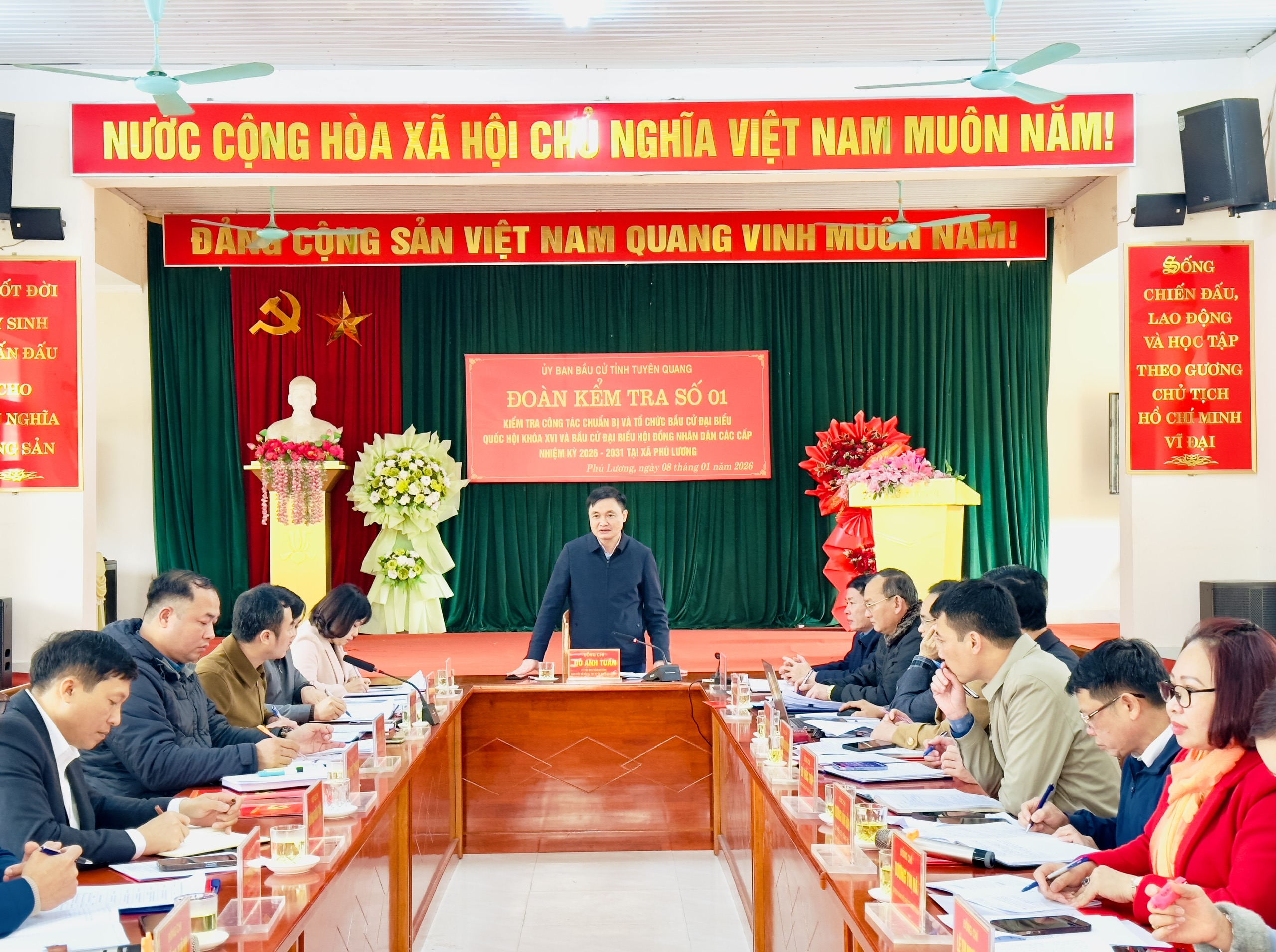 ĐOÀN KIỂM TRA SỐ 01 ỦY BAN BẦU CỬ TỈNH TUYÊN QUANG LÀM VIỆC TẠI XÃ PHÚ LƯƠNG