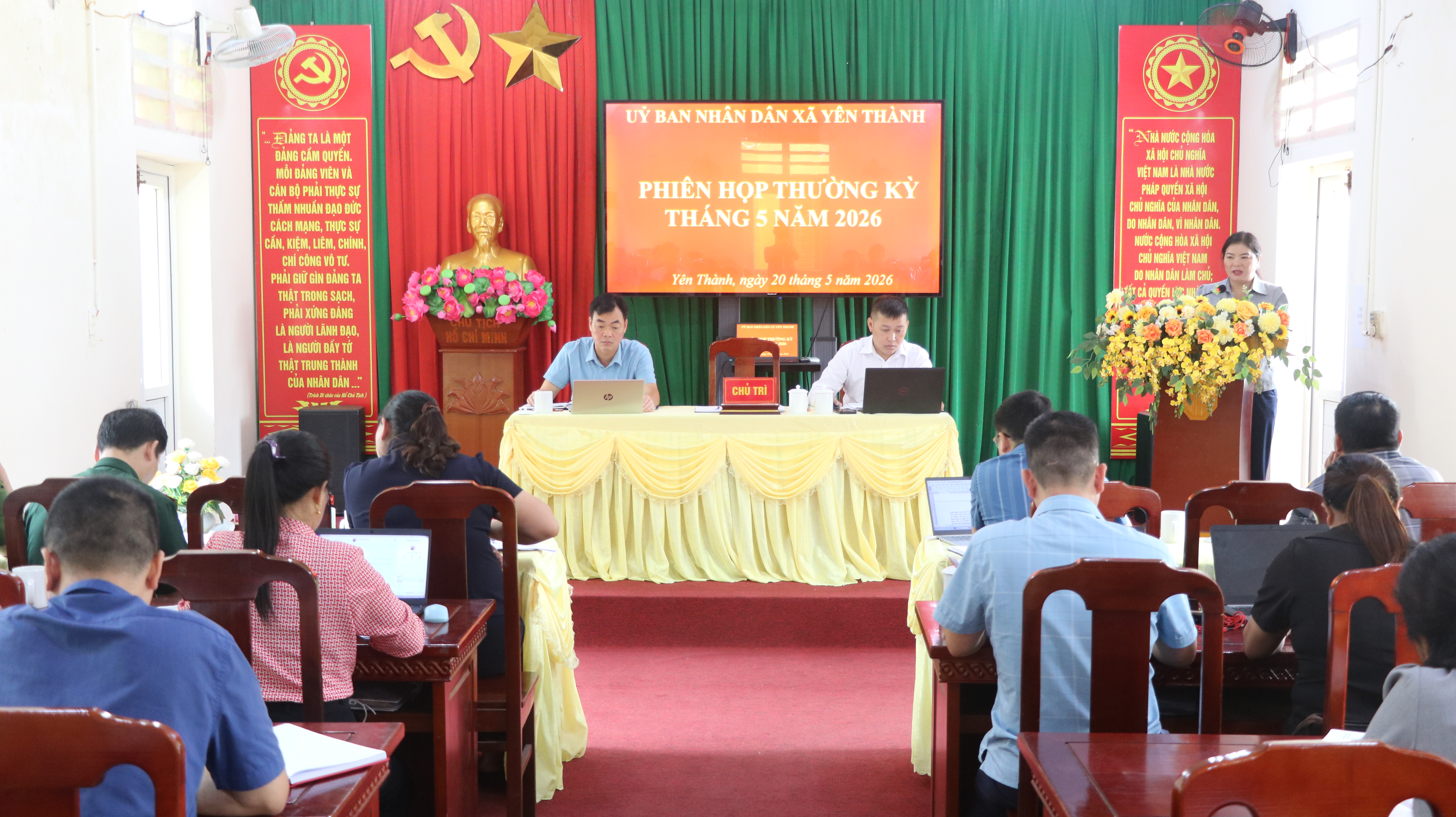 Phiên họp thường kỳ UBND xã tháng 5