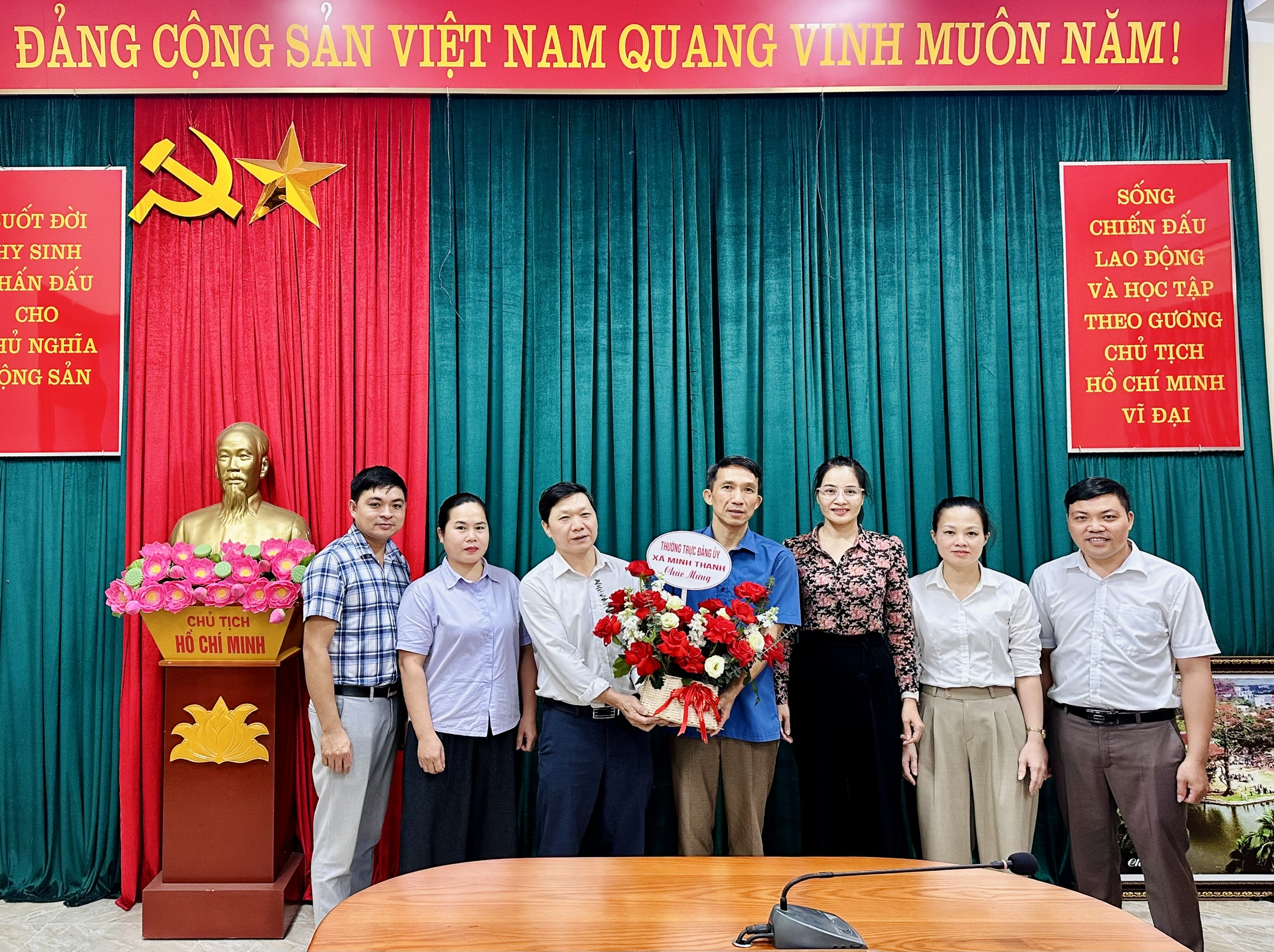 Minh Thanh: Gặp mặt kỷ niệm ngày truyền thống các cơ quan, tổ chức