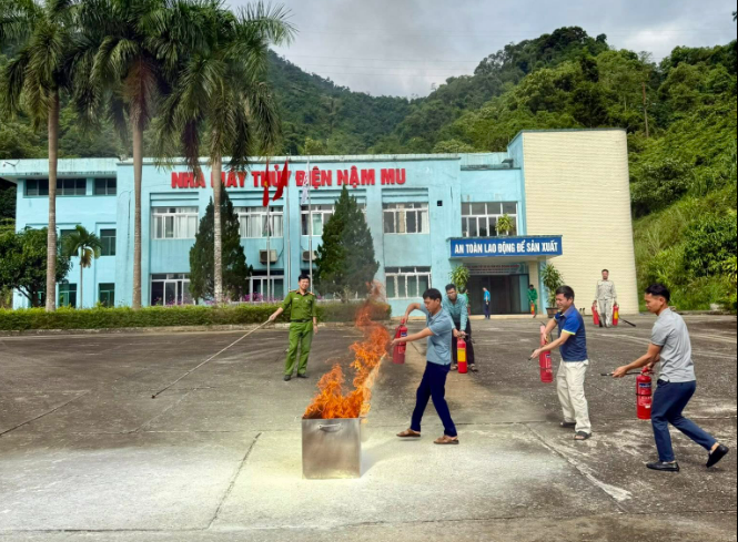 BỒI DƯỠNG NGHIỆP VỤ VÀ THỰC TẬP PHƯƠNG ÁN PCCC VÀ CNCH TẠI THỦY ĐIỆN NẬM MU, NẬM NGẦN 