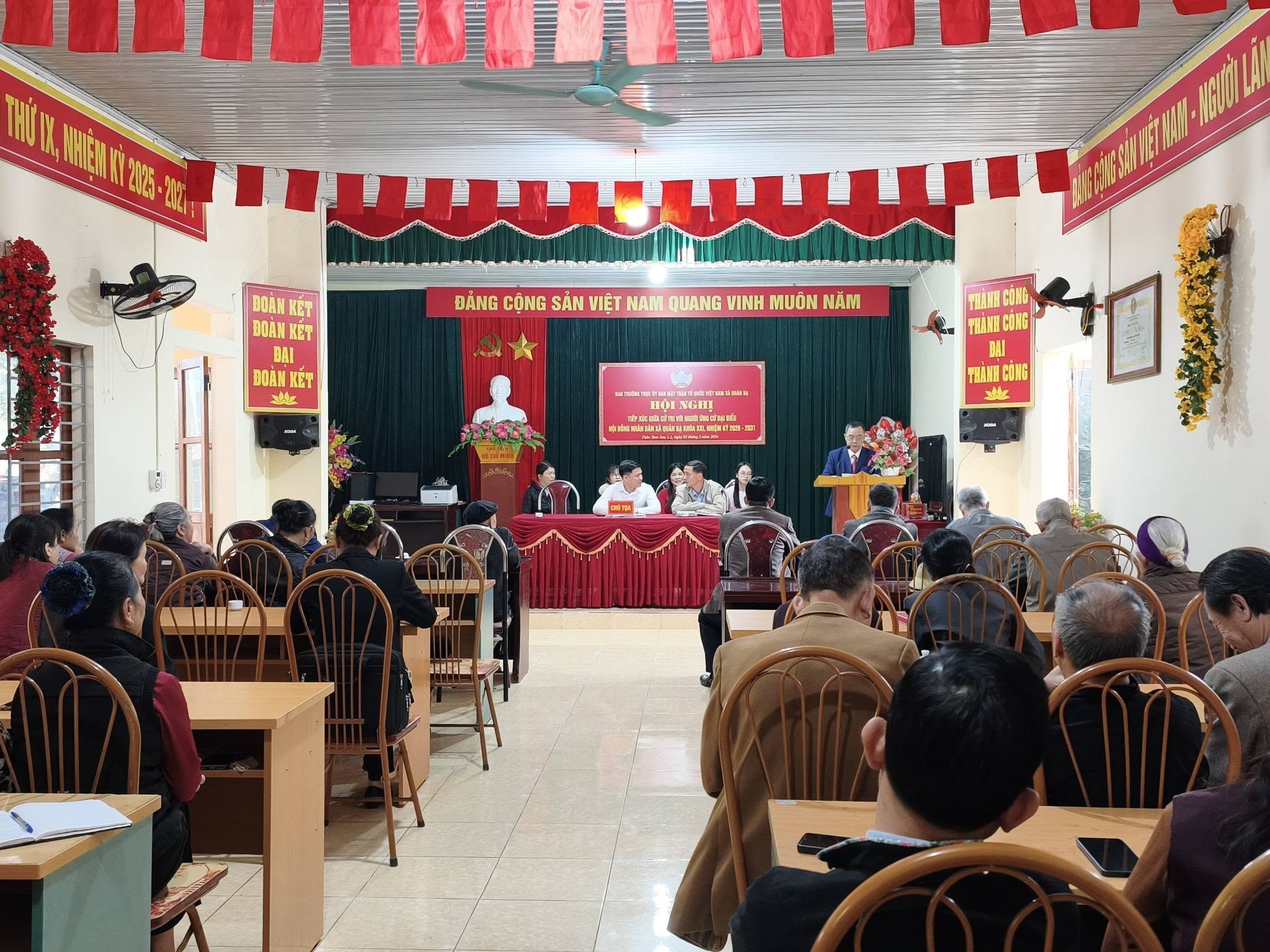 Ban Thường trực Ủy ban MTTQ xã Quản Bạ đã tổ chức hội nghị tiếp xúc cử tri đối với người ứng cử đại biểu HĐND tỉnh khóa XXI, nhiệm kỳ 2026-2031. 