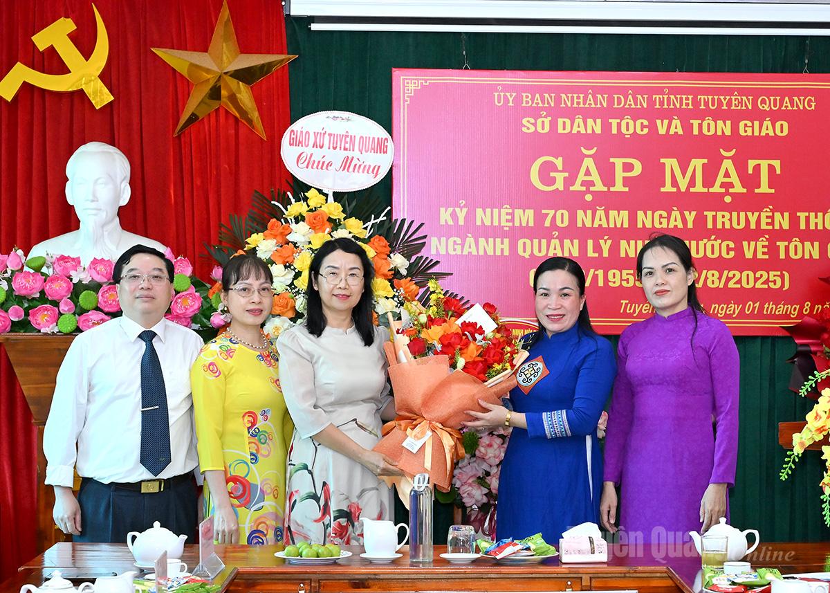 Gặp mặt Kỷ niệm 70 năm Ngày truyền thống ngành quản lý Nhà nước về tôn giáo
