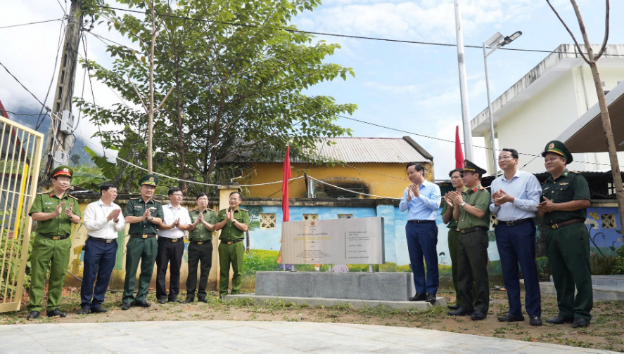 THỨ TRƯỞNG NGUYỄN VĂN LONG DỰ KHÁNH THÀNH VÀ KHỞI CÔNG 02 ĐIỂM TRƯỜNG MẦM NON TẠI TỈNH CAO BẰNG