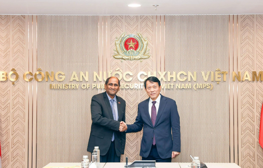 BỘ TRƯỞNG LƯƠNG TAM QUANG TIẾP ĐẠI SỨ SINGAPORE TẠI VIỆT NAM JAYA RATNAM