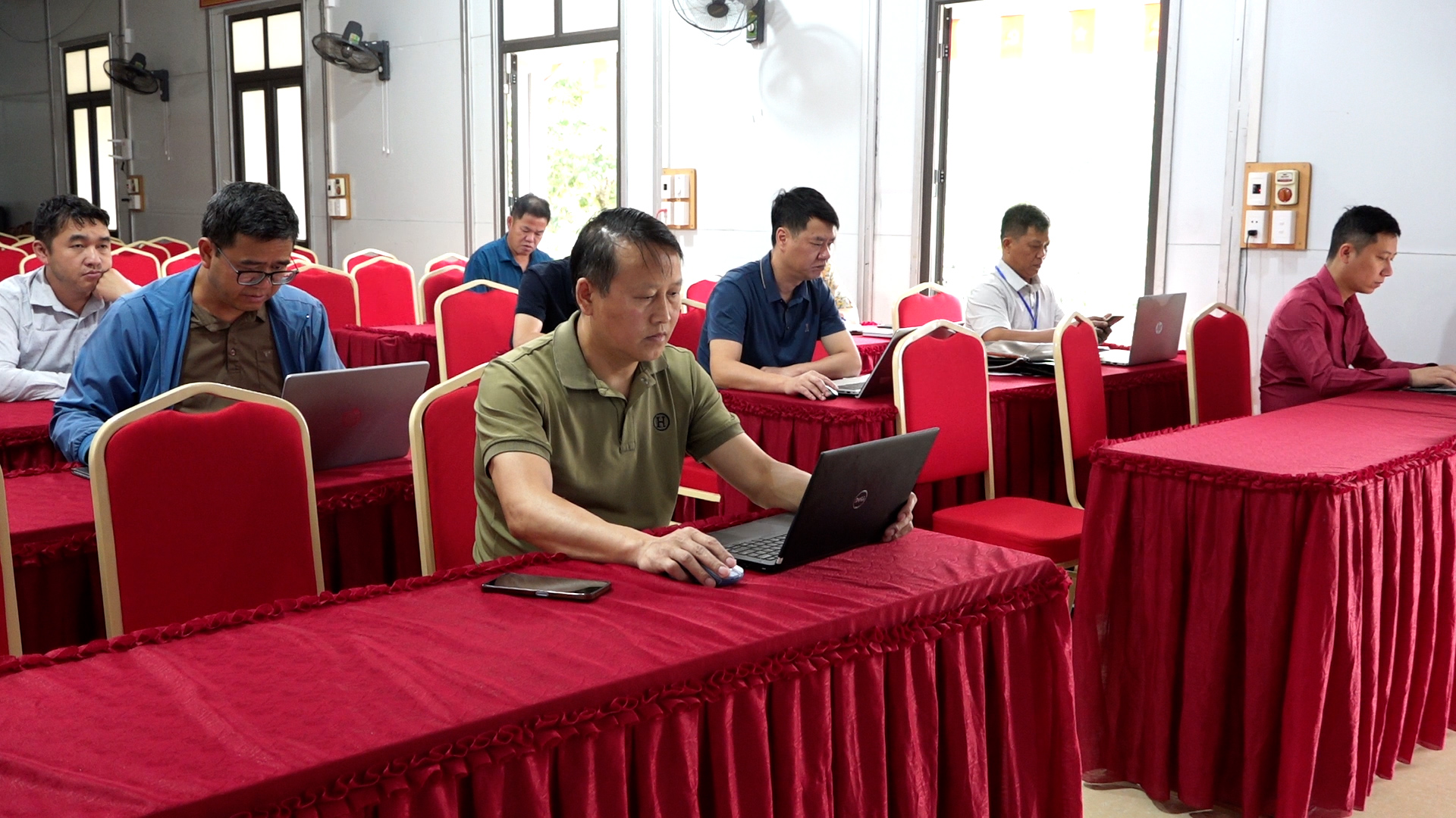Nâng cao trách nhiệm, hiệu quả trong thực thi nhiệm vụ tại Trung tâm Phục vụ hành chính công