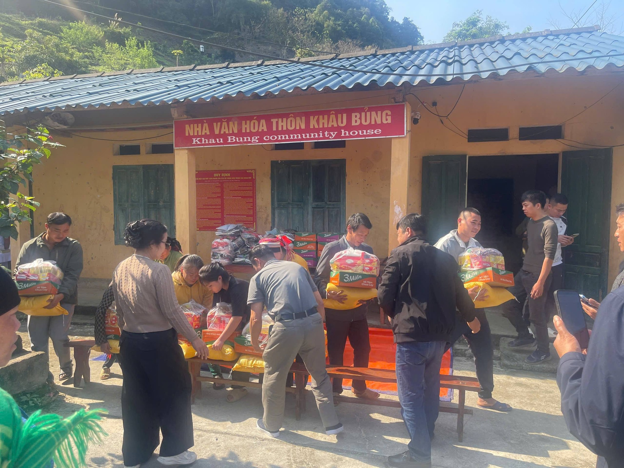 Câu lạc bộ (CLB) Thiện nguyện Thiện Tâm Làng Giá (xã Dương Hòa, TP. Hà Nội) đã tổ chức chương trình từ thiện