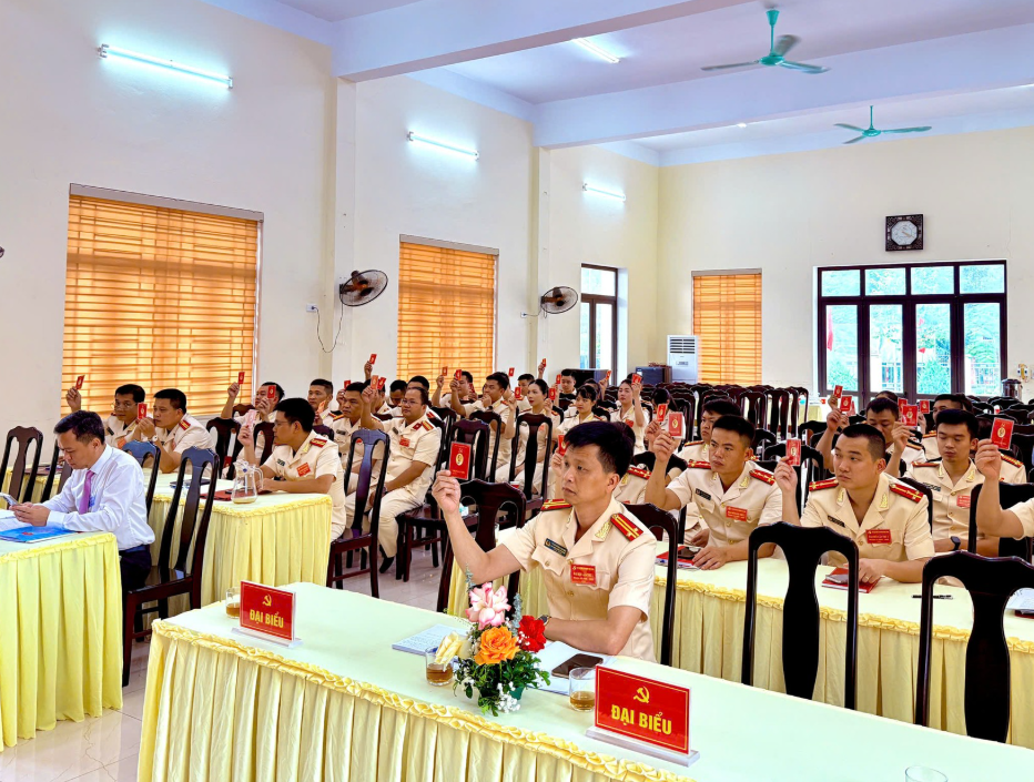 CHI BỘ CÔNG AN PHƯỜNG MINH XUÂN TỔ CHỨC THÀNH CÔNG ĐẠI HỘI CHI BỘ LẦN THỨ I, NHIỆM KỲ 2025 - 2030