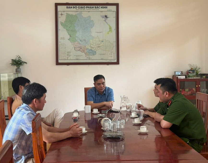 CÔNG AN XÃ BÌNH XA THĂM VÀ TUYÊN TRUYỀN PHÁP LUẬT NHÂN DỊP LỄ PHỤC SINH NĂM 2026