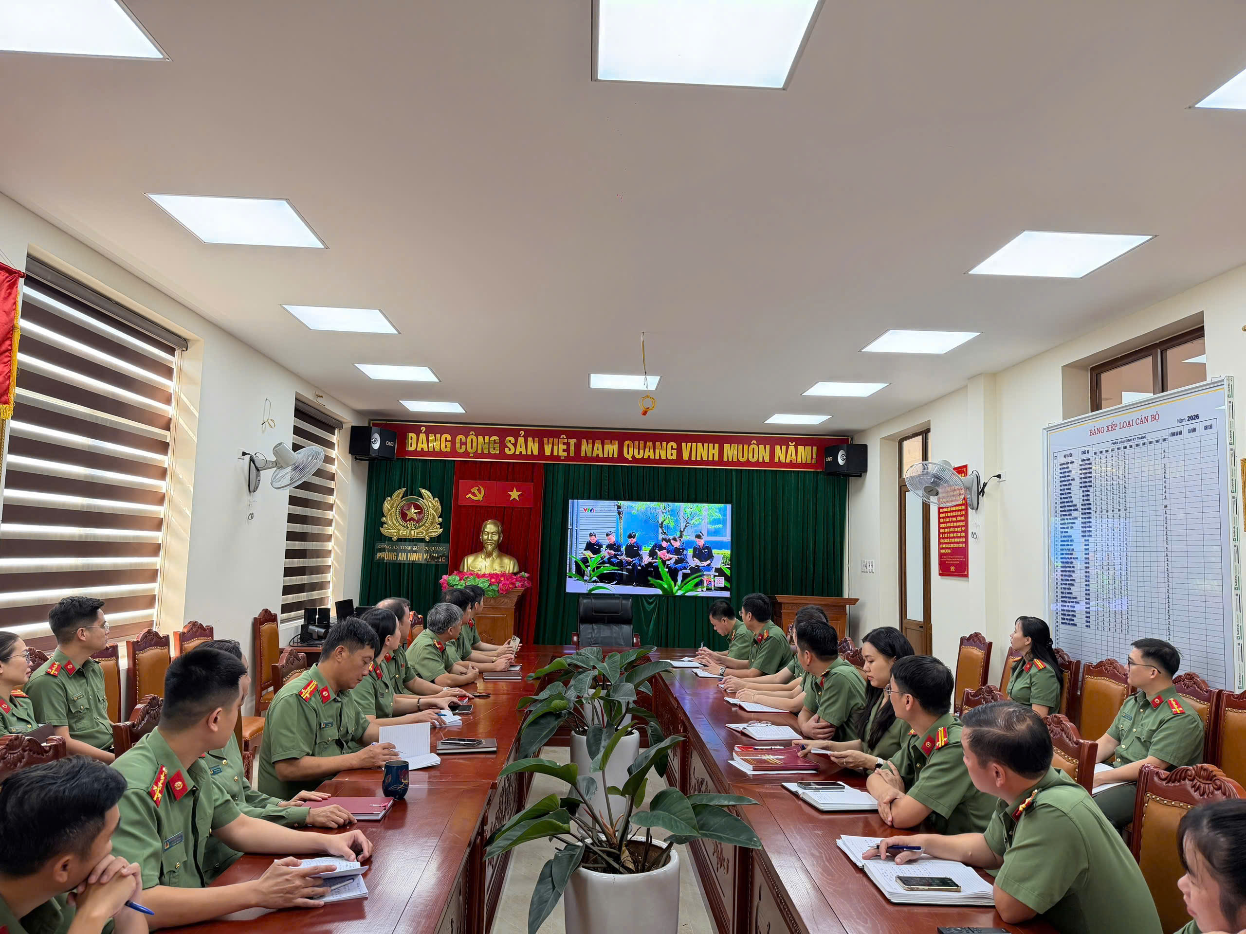 NGHỊ QUYẾT SỐ 24-NQ/TW - PHÁT HUY TINH THẦN “DÁM NGHĨ, DÁM LÀM, DÁM CHỊU TRÁCH NHIỆM” TRONG CÔNG TÁC BẢO ĐẢM AN NINH KINH TẾ TRONG KỶ NGUYÊN MỚI
