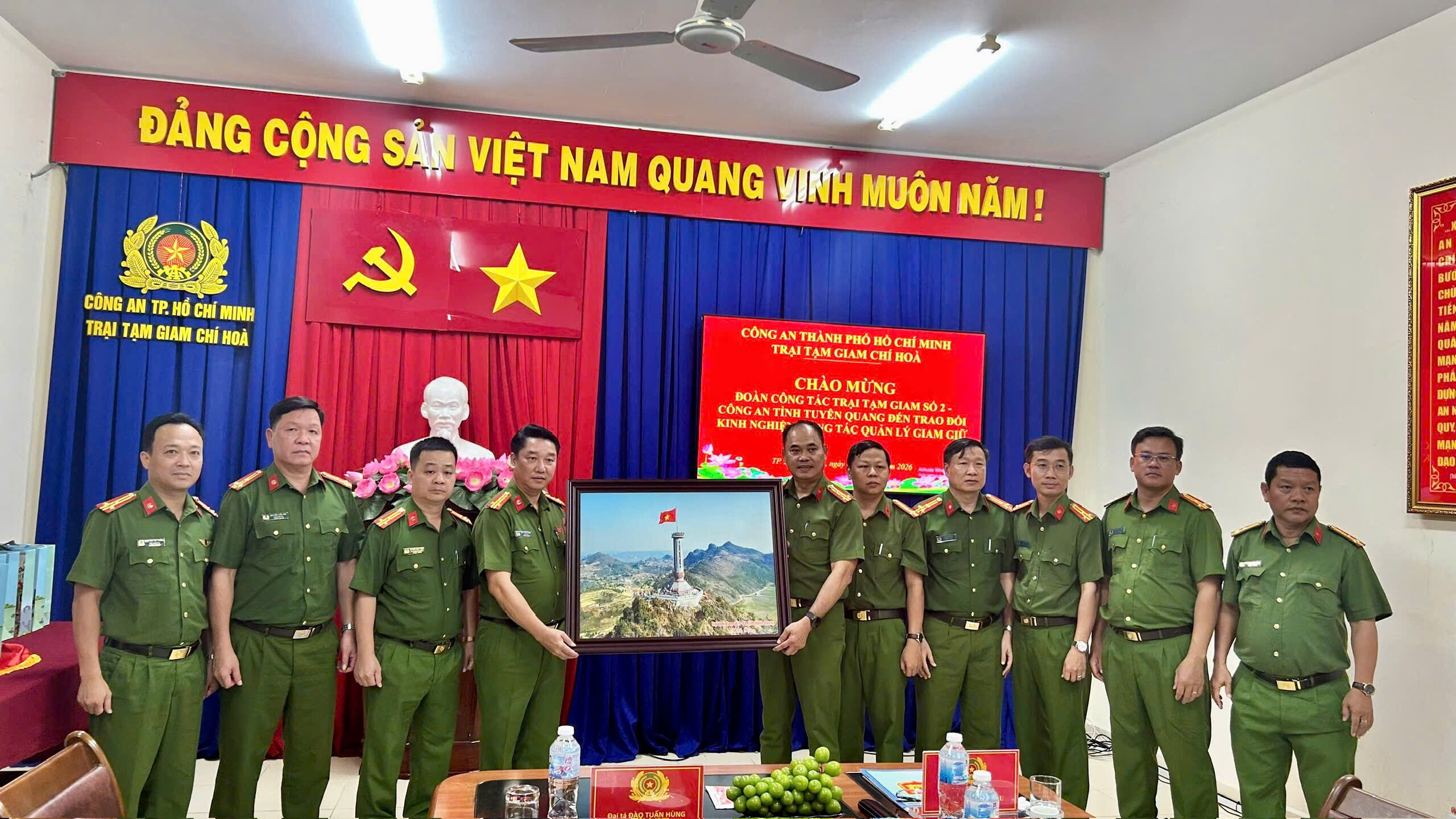HÀNH TRÌNH “UỐNG NƯỚC NHỚ NGUỒN”-TIẾP LỬA TRUYỀN THỐNG DÂN TỘC