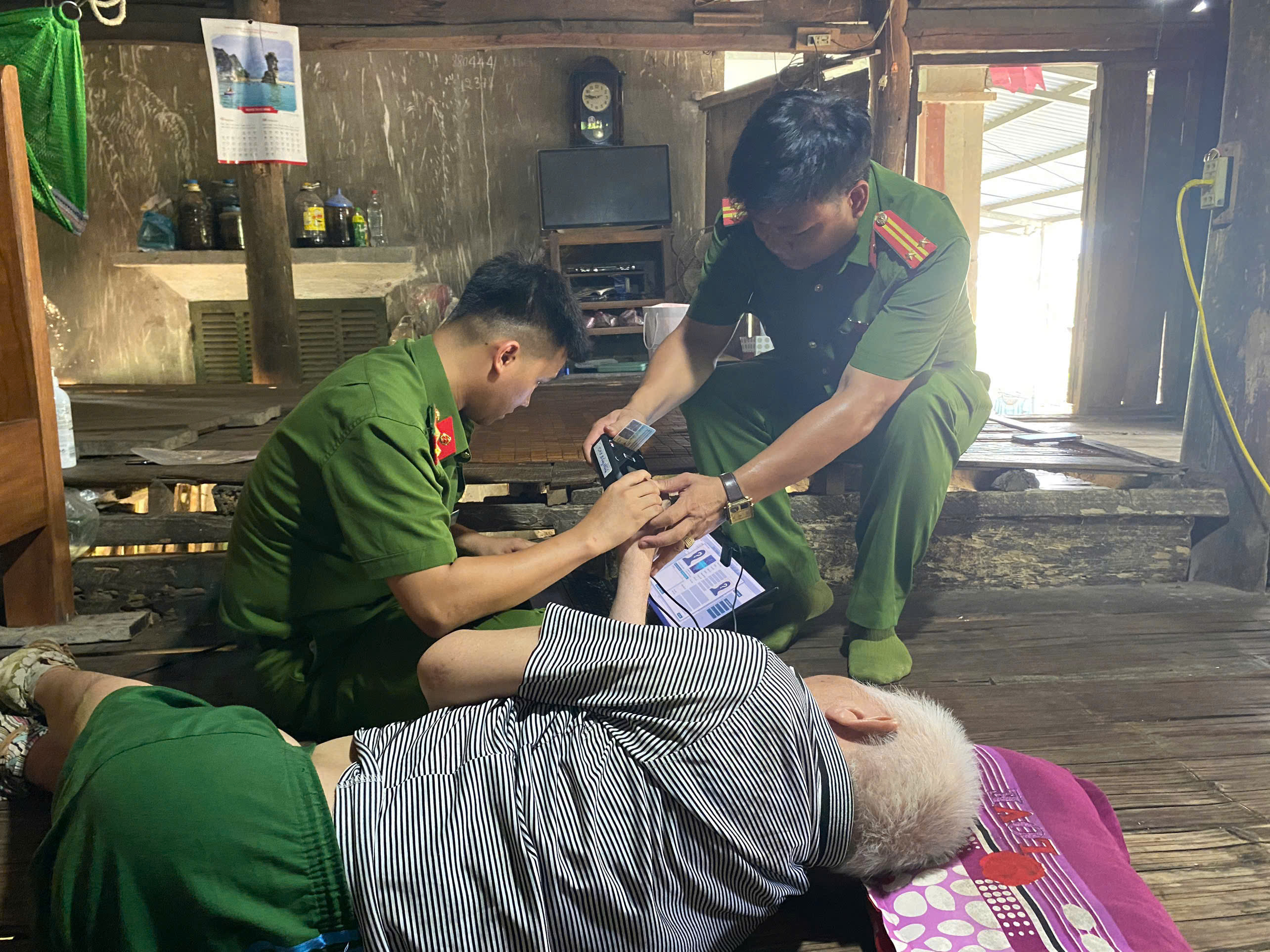 CÔNG AN PHƯỜNG AN TƯỜNG LAN TỎA PHONG TRÀO THI ĐUA "3 NHẤT" TRONG THU NHẬN MẪU ADN THÂN NHÂN LIỆT SĨ