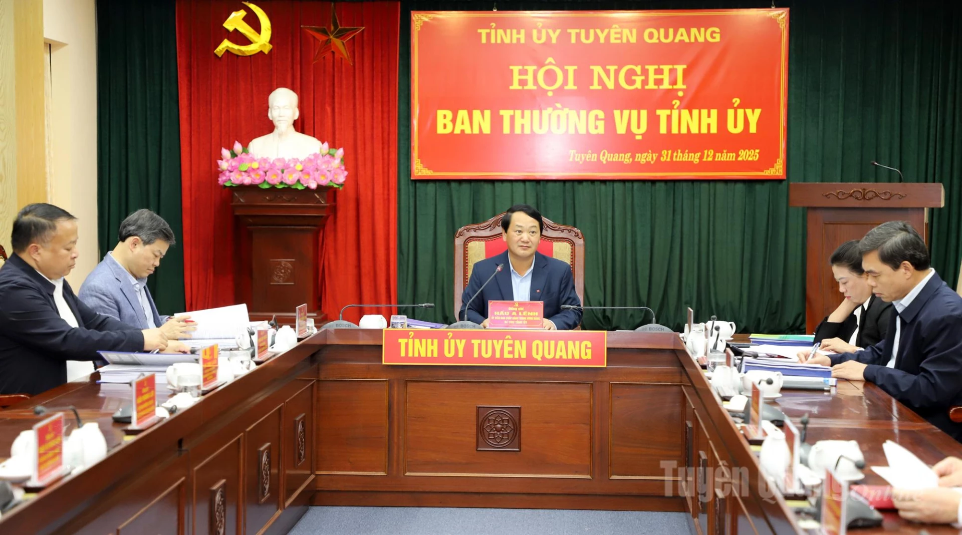 Thường trực Tỉnh ủy họp phiên chuyên đề tháng 12