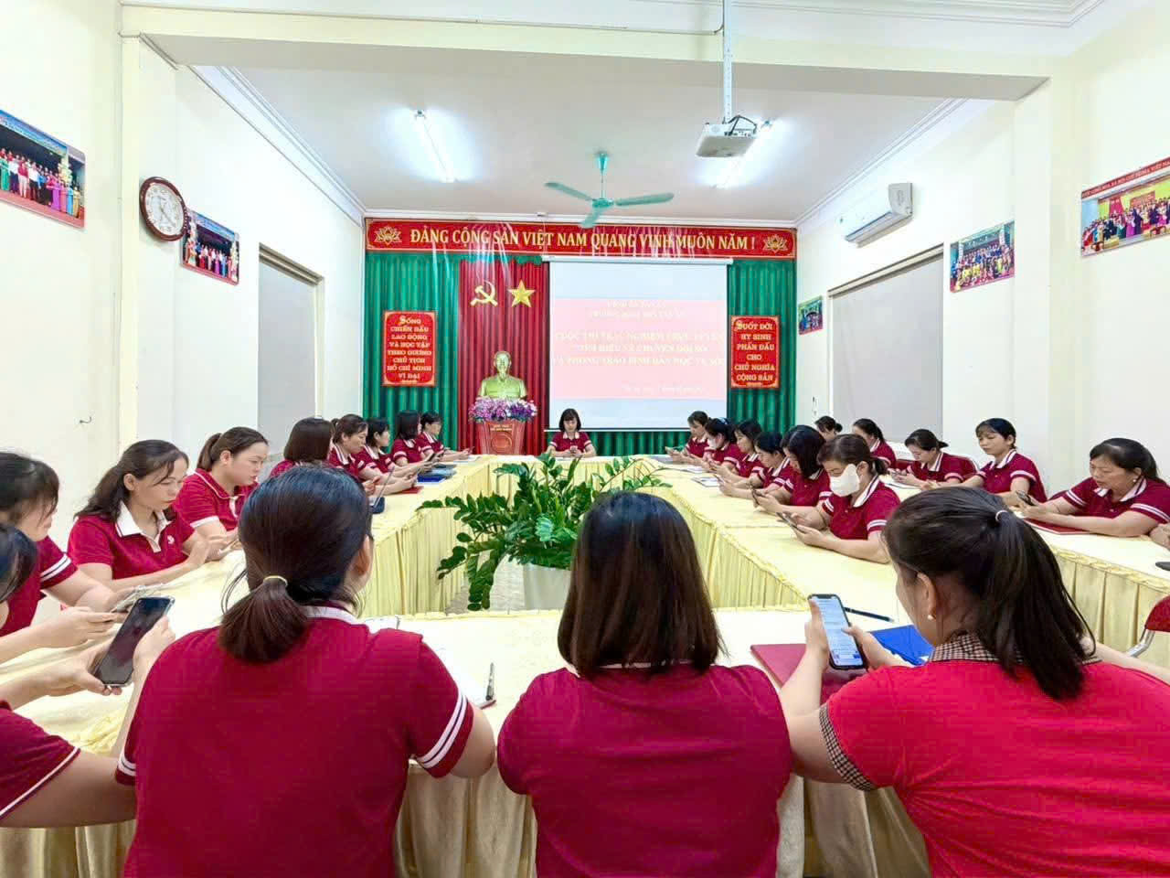 Trường Mầm non Tân An tích cực tham gia cuộc thi trắc nghiệm “Tìm hiểu về Chuyển đổi số và Bình dân học vụ số” 