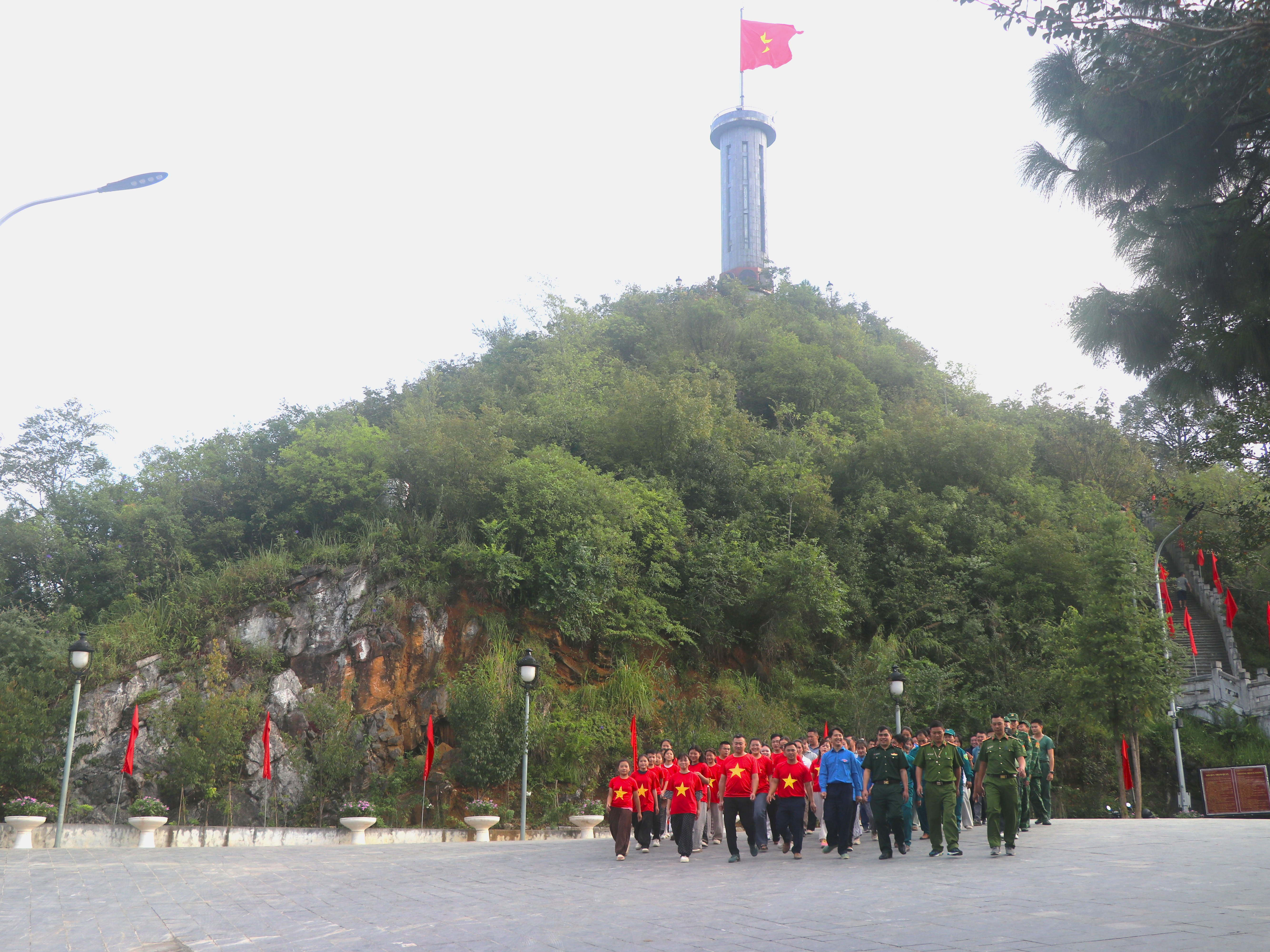 XÃ LŨNG CÚ HƯỞNG ỨNG CHƯƠNG TRÌNH “CÙNG VIỆT NAM TIẾN BƯỚC 2026”