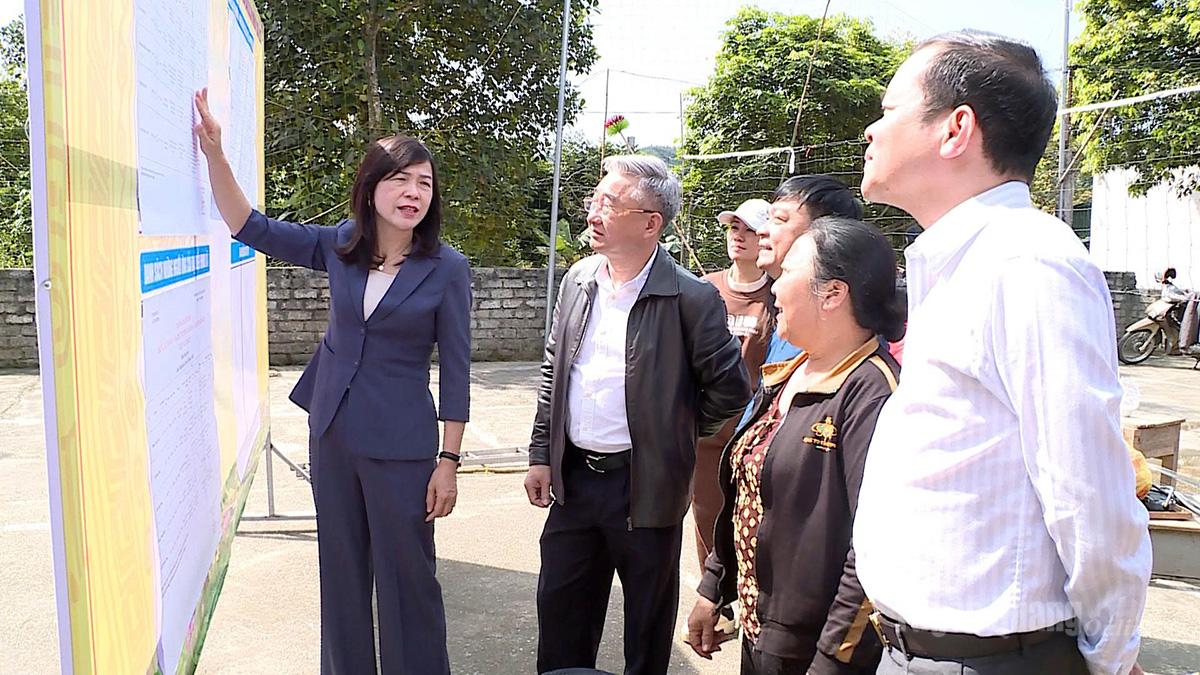 Các đồng chí lãnh đạo tỉnh kiểm tra công tác chuẩn bị bầu cử tại các địa phương