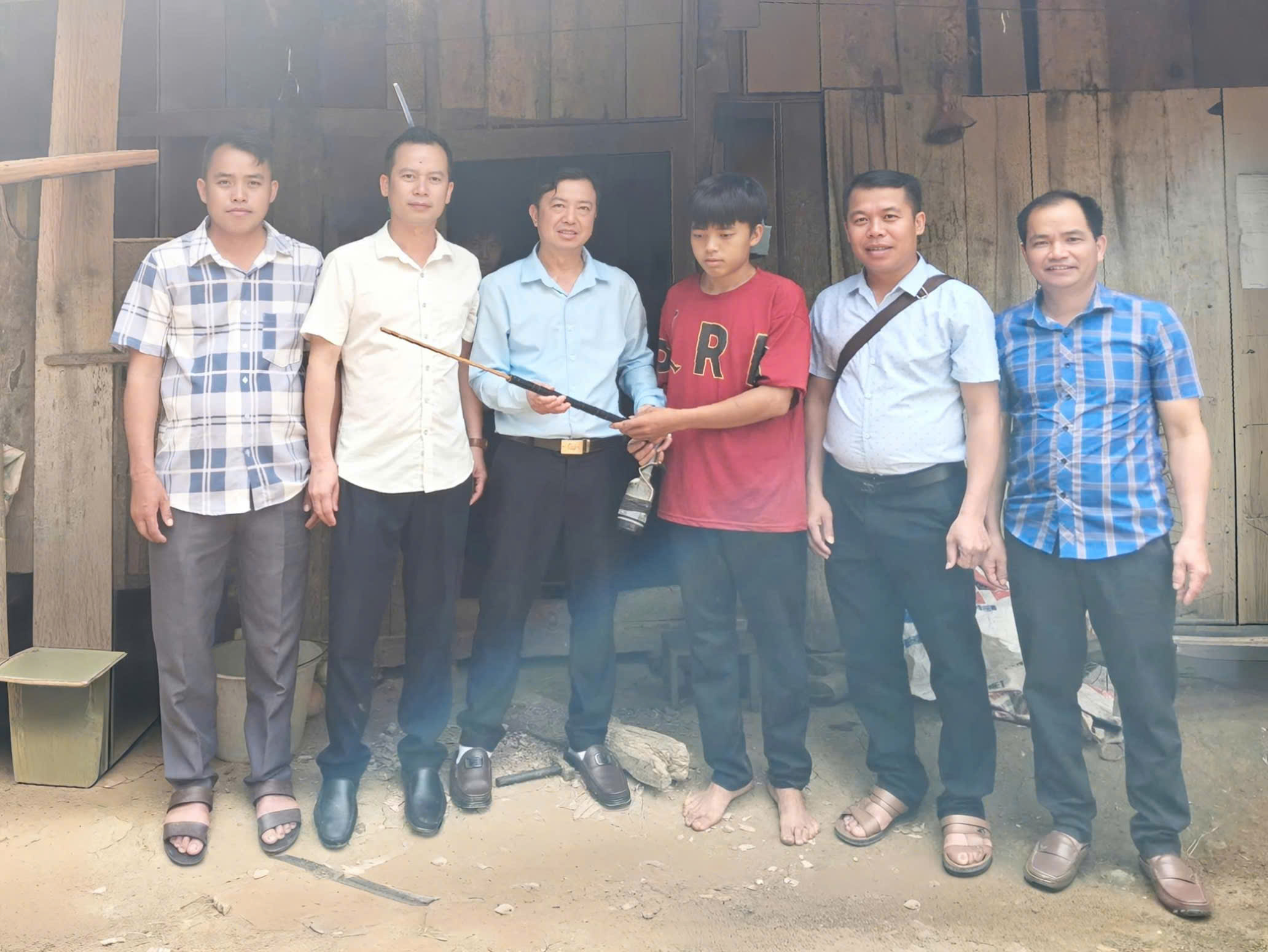 Đẩy mạnh tuyên truyền, vận động người dân giao nộp vũ khí, vật liệu nổ