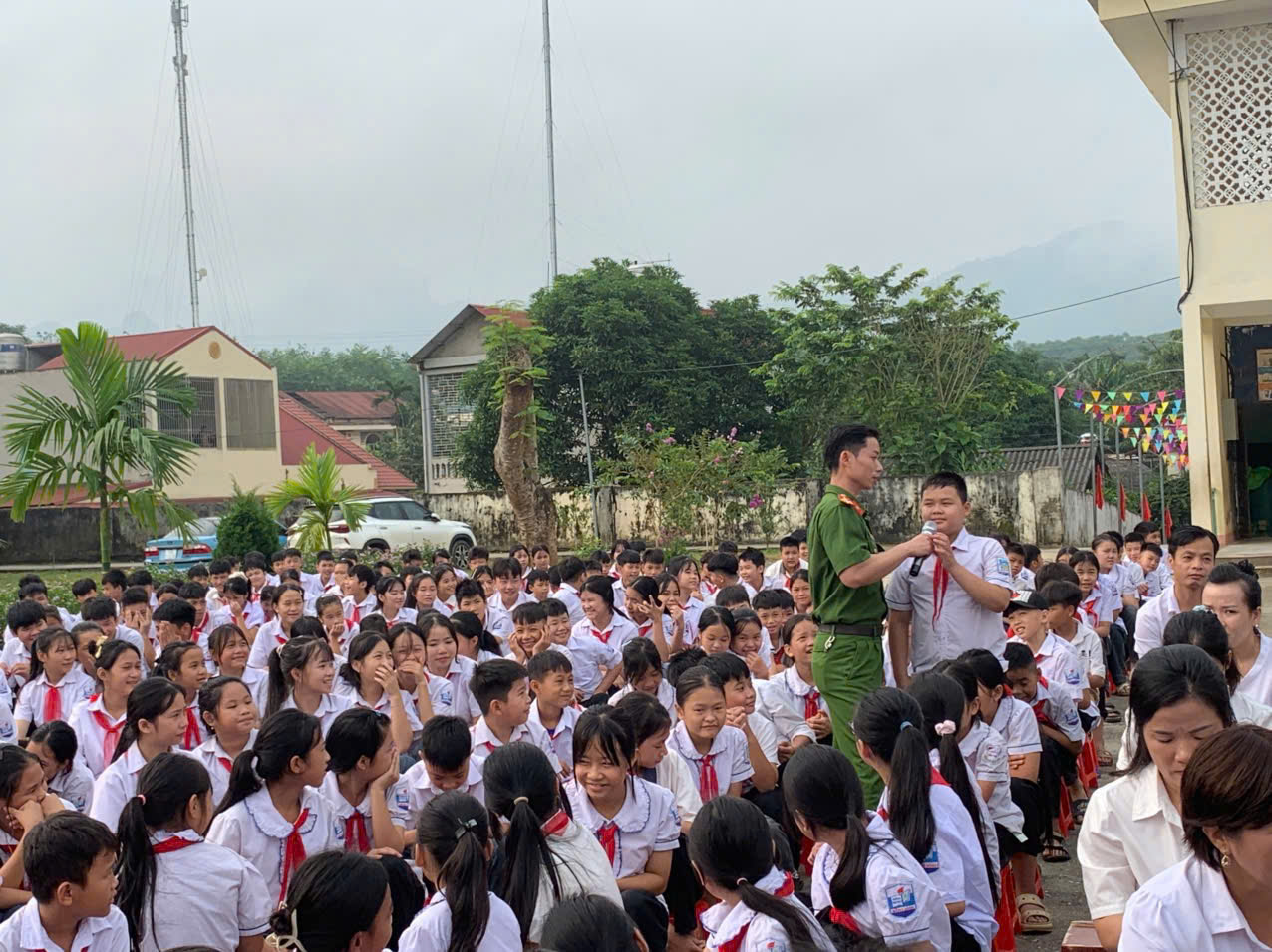 CÔNG AN XÃ BẰNG HÀNH ĐẨY MẠNH TUYÊN TRUYỀN PHÒNG, CHỐNG ĐUỐI NƯỚC VÀ TAI NẠN THƯƠNG TÍCH Ở TRẺ EM TẠI TRƯỜNG HỌC
