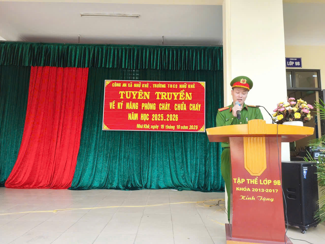 CÔNG AN XÃ NHỮ KHÊ TUYÊN TRUYỀN PCCC VÀ CNCH TẠI TRƯỜNG HỌC