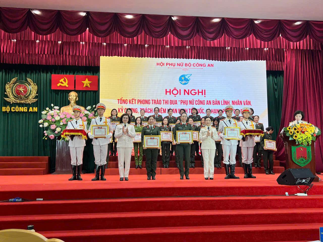 HỘI NGHỊ TỔNG KẾT PHONG TRÀO THI ĐUA PHỤ NỮ CÔNG AN BẢN LĨNH, NHÂN VĂN, KỶ CƯƠNG, TRÁCH NHIỆM VÌ AN NINH TỔ QUỐC, VÌ HẠNH PHÚC GIA ĐÌNH” TRONG CAND GIAI ĐOẠN 2022–2025