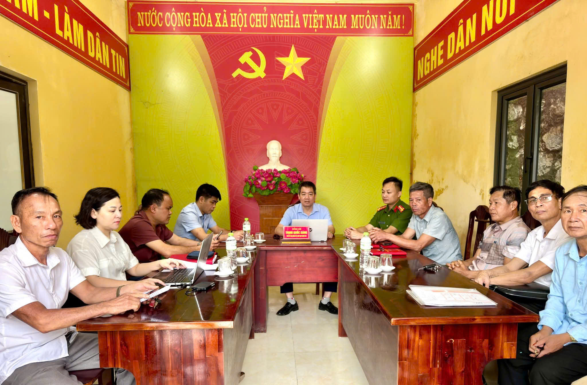 CÔNG AN XÃ YÊN PHÚ PHỐI HỢP UBND XÃ GIẢI QUYẾT HIỆU QUẢ CÁC Ý KIẾN, KIẾN NGHỊ CỦA NGƯỜI DÂN