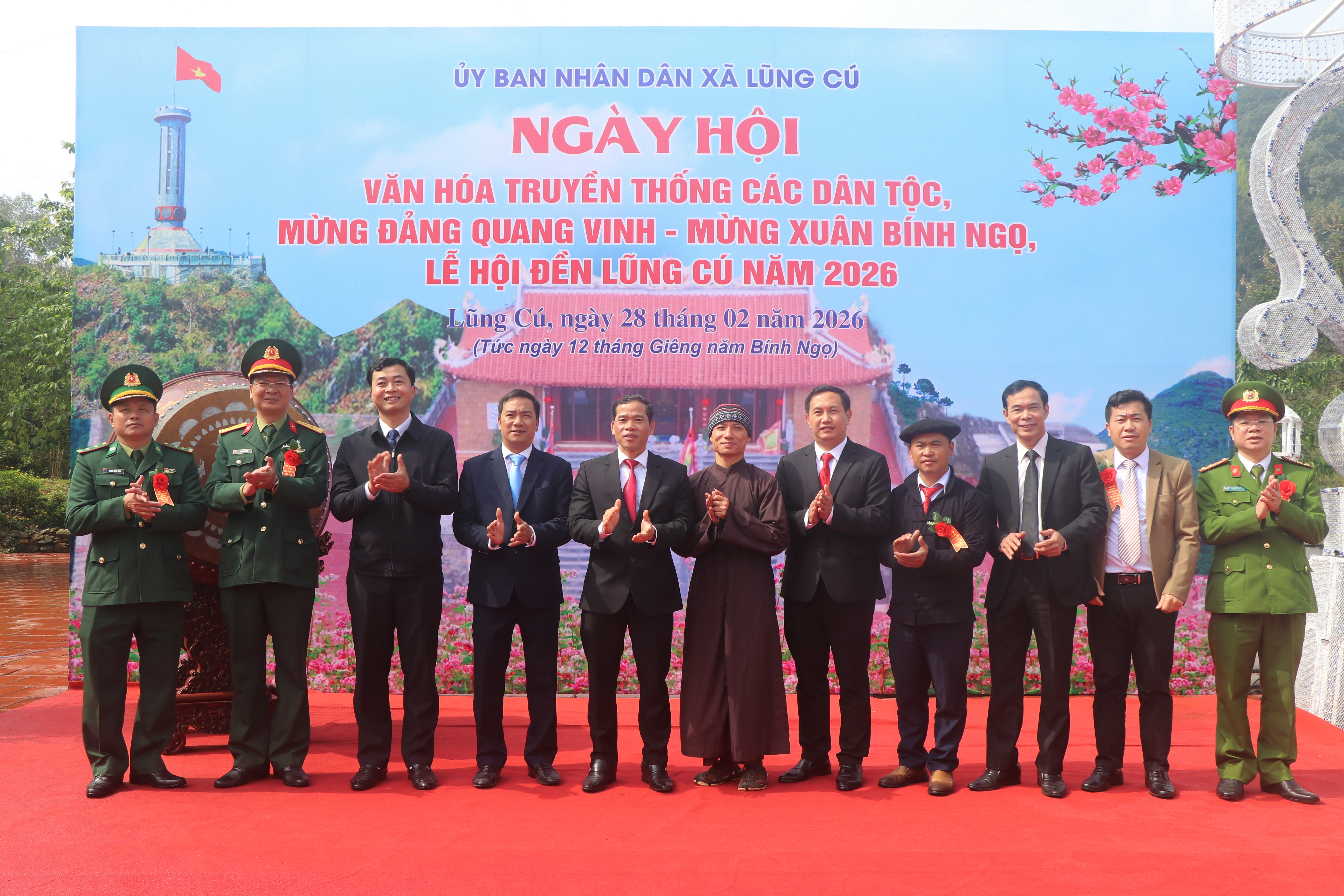 RỘN RÀNG, NÁO NHIỆT NGÀY HỘI VĂN HÓA TRUYỀN THỐNG VÀ LỄ HỘI ĐỀN LŨNG CÚ