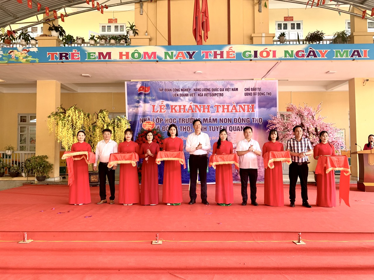 Lễ Khánh thành và bàn giao công trình trường Mầm non xã Đông Thọ, do tập đoàn Công nghiệp – Năng lượng Quốc gia Việt Nam – Liên doanh Việt – Nga Vietsovpetro tài trợ một phần kinh phí xây dựng.