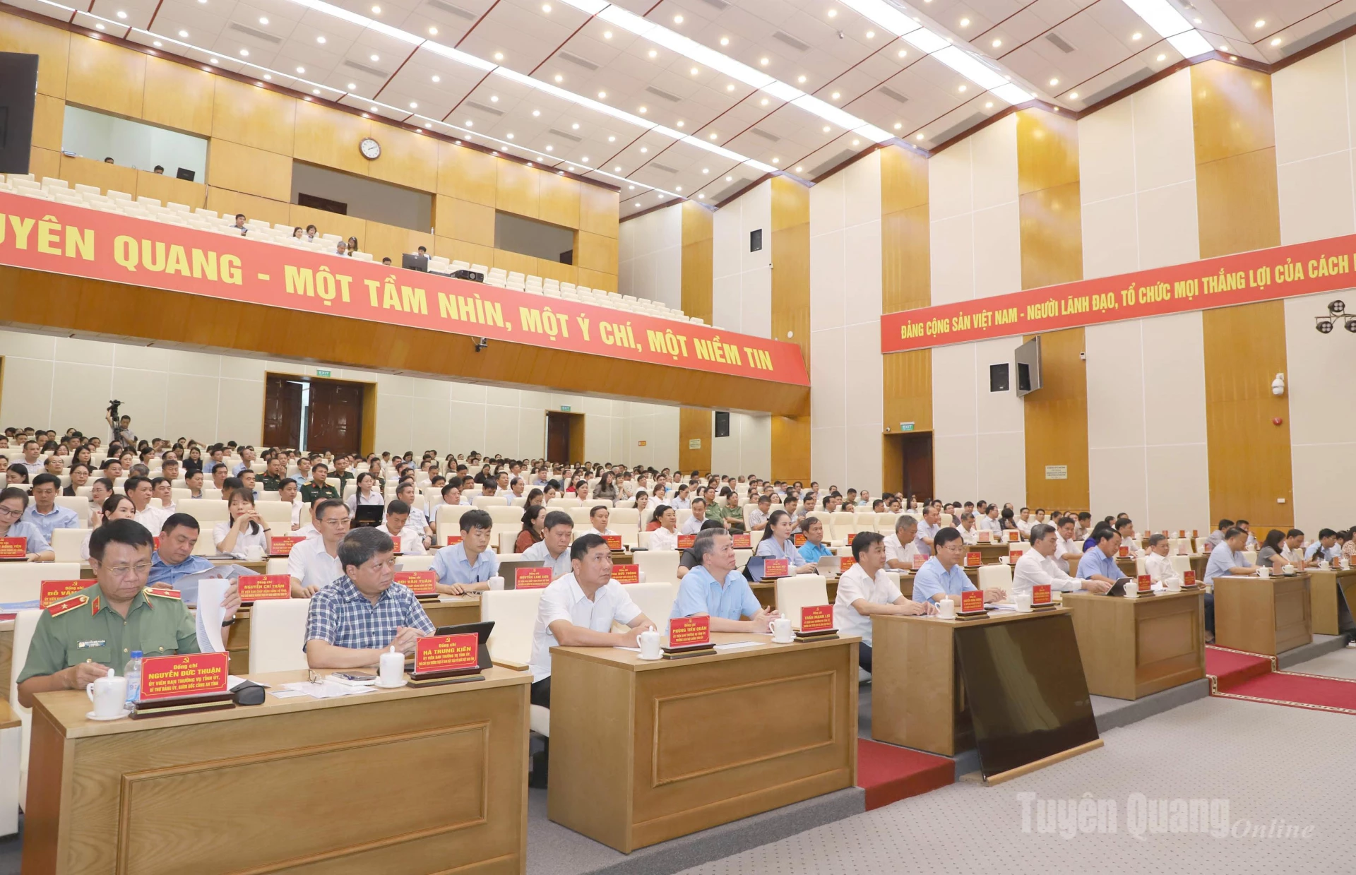 Xây dựng đội ngũ cán bộ dám nghĩ, dám làm, dám chịu trách nhiệm
