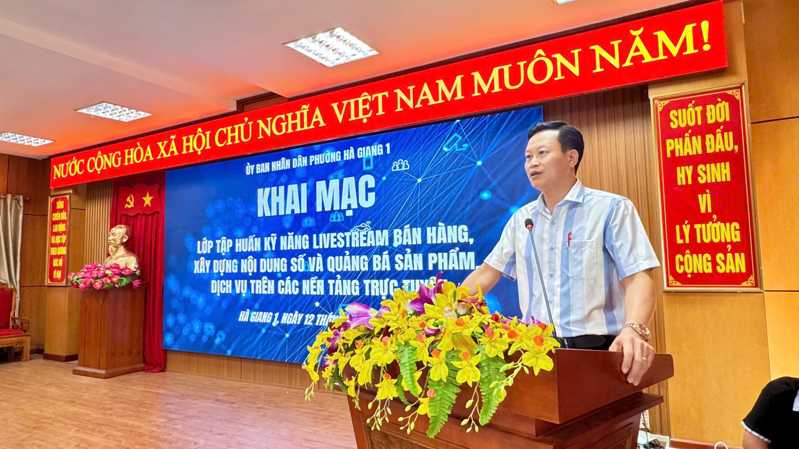 PHƯỜNG HÀ GIANG 1: ĐỒNG HÀNH CÙNG HỘ KINH DOANH BẮT NHỊP KINH TẾ SỐ