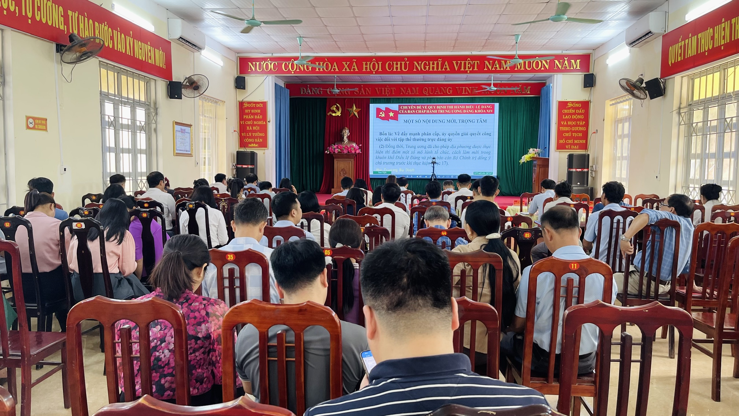 Xã Bình Ca tham dự Hội nghị toàn quốc quán triệt Nghị quyết Trung ương Đảng khoá XIV