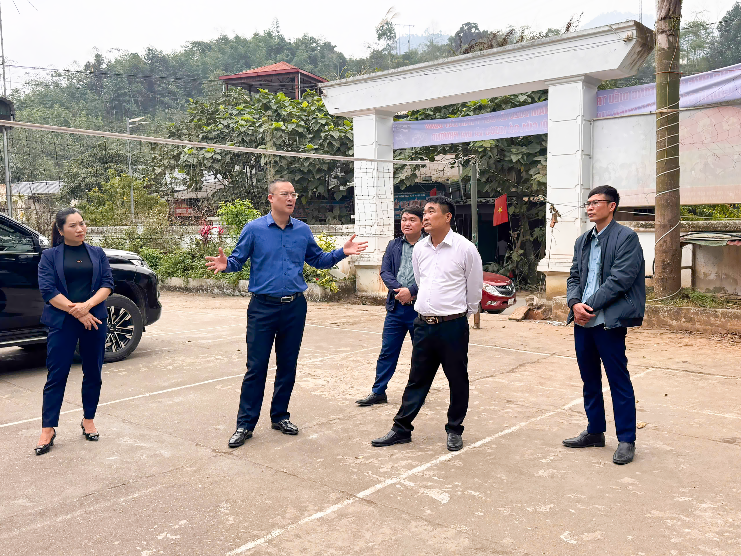 Lãnh đạo Đảng ủy xã Quang Bình, Tuyên Quang kiểm tra công tác chuẩn bị bầu cử tại các thôn trên địa bàn