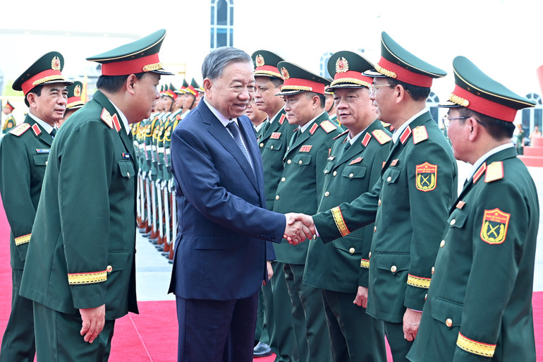 Đẩy mạnh phát triển công nghiệp quốc phòng đáp ứng yêu cầu nhiệm vụ trong tình hình mới