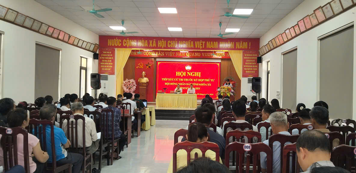 Hội nghị tiếp xúc cử tri trước kỳ họp thứ tư tại xã Tân Long
