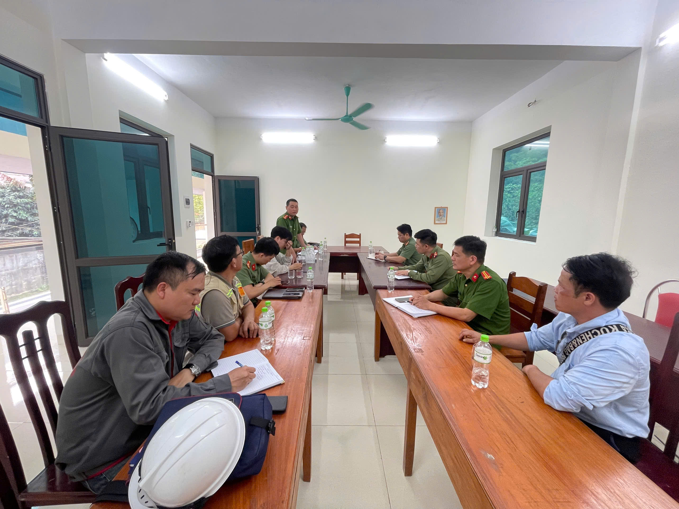 NGHIỆM THU, BÀN GIAO CÔNG TRÌNH TRỤ SỞ LÀM VIỆC CÔNG AN XÃ THƯỢNG LÂM