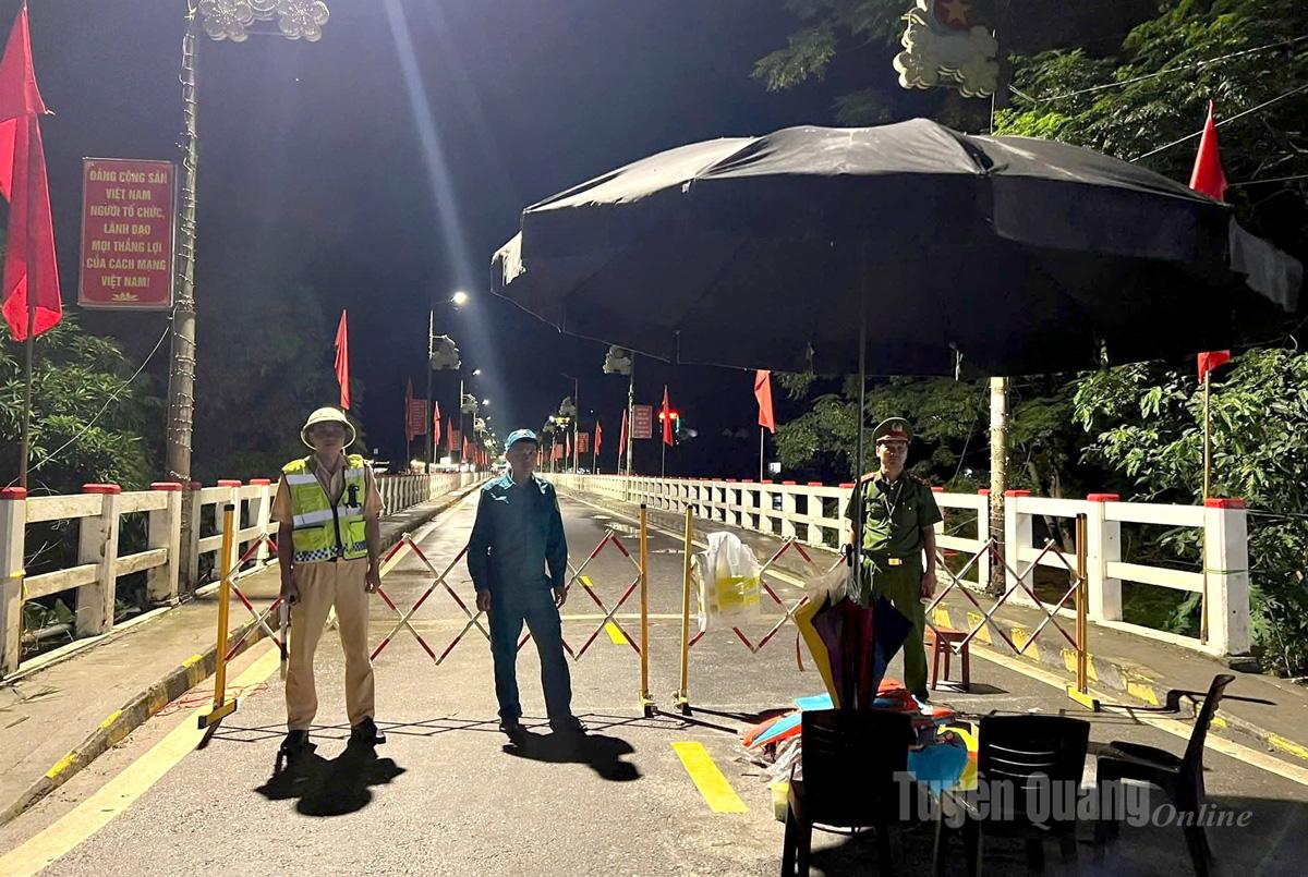Thông báo phân luồng giao thông