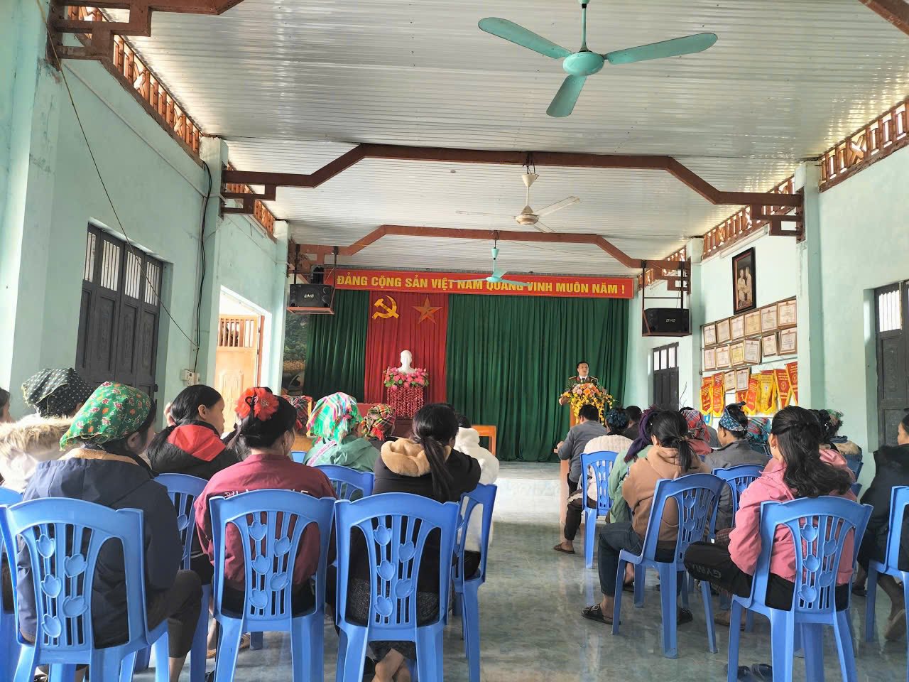 CÔNG AN XÃ LÂM BÌNH TĂNG CƯỜNG TUYÊN TRUYỀN TRỰC TIẾP TRONG ĐỢT CAO ĐIỂM TẤN CÔNG TRẤN ÁP TỘI PHẠM, BẢO ĐẢM AN NINH TRẬT TỰ