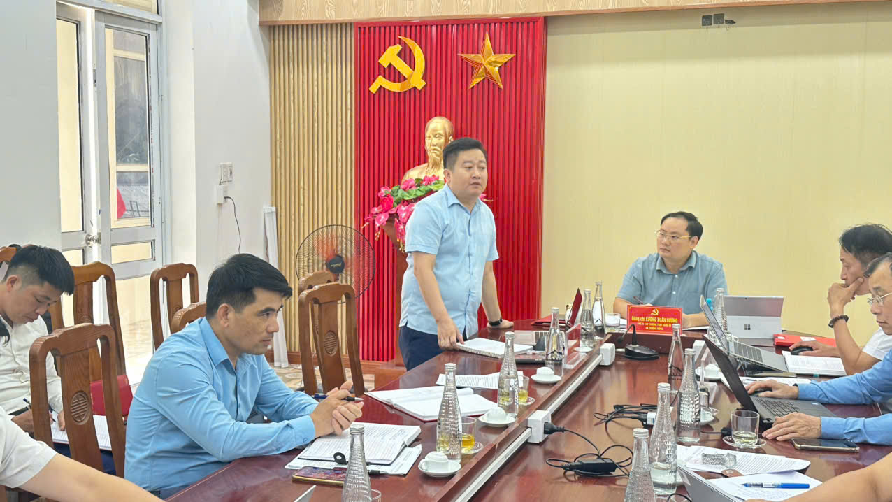 họi nghị 4.jpg