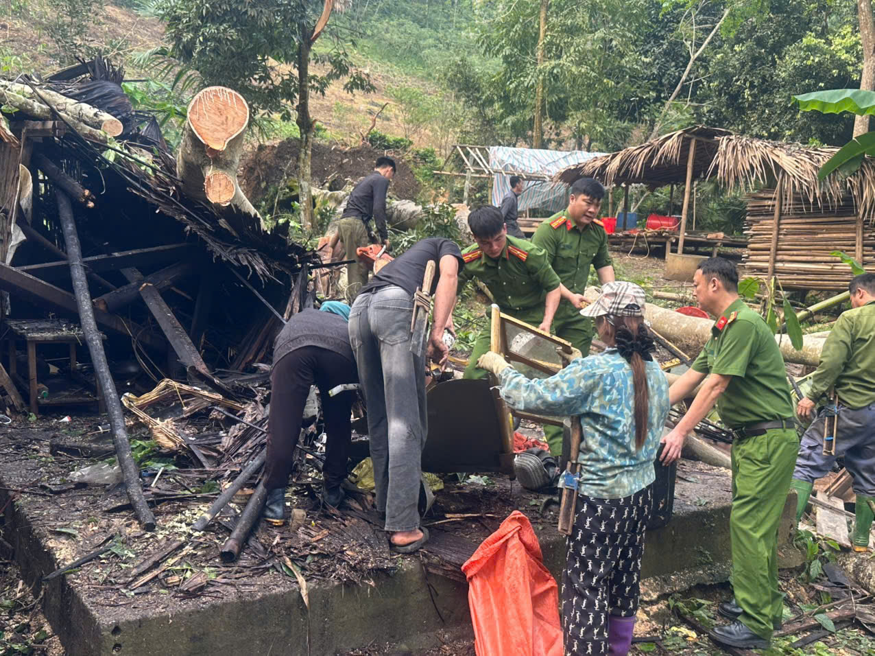 C an gi&uacute;p d&acirc;n1.jpg