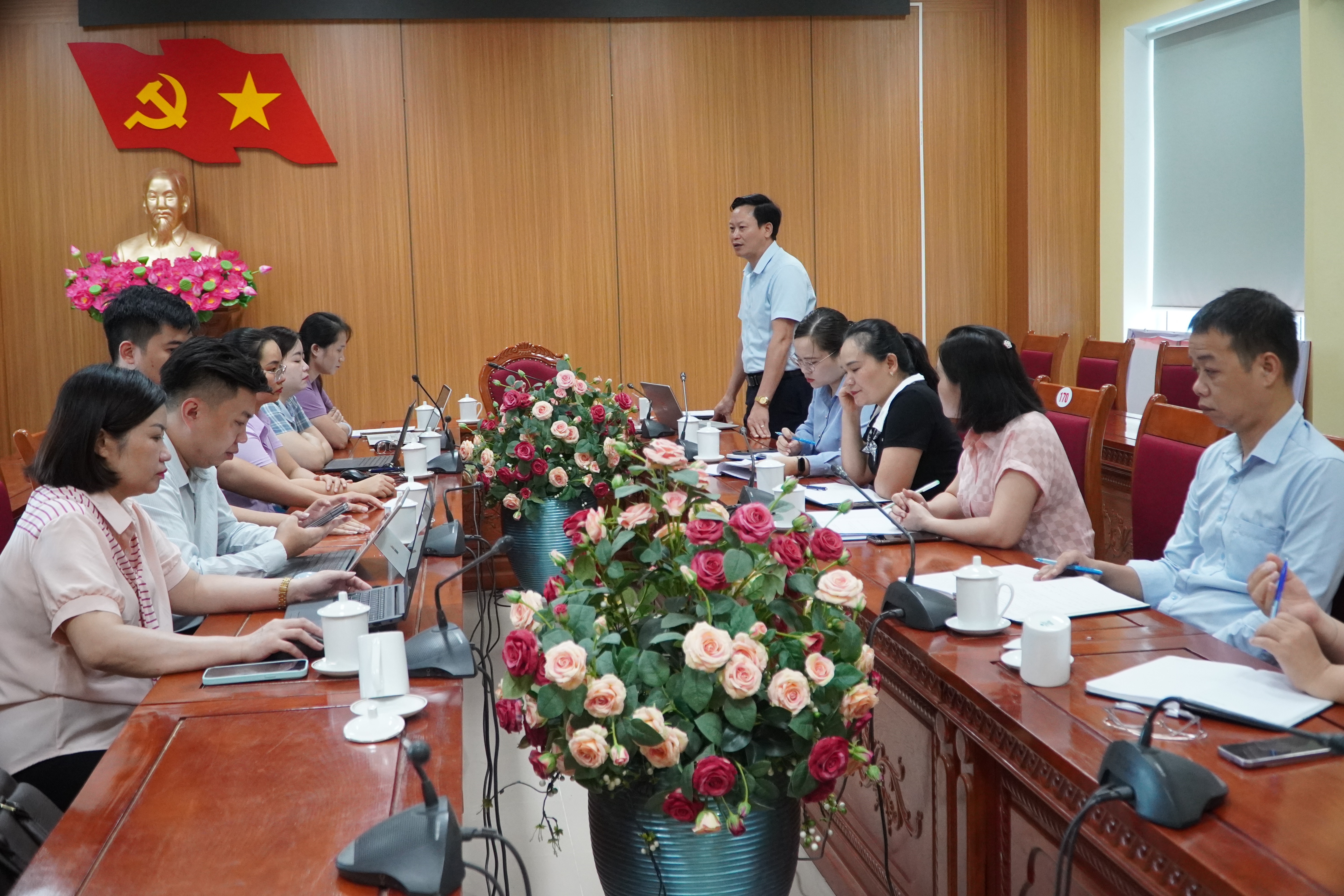 VĂN PHÒNG HĐND VÀ UBND PHƯỜNG HÀ GIANG 1 TỔ CHỨC TẬP HUẤN ỨNG DỤNG TRÍ TUỆ NHÂN TẠO (AI), KỸ NĂNG SỐ VÀ KHAI THÁC DỮ LIỆU SỐ PHỤC VỤ CÔNG TÁC CHUYÊN MÔN