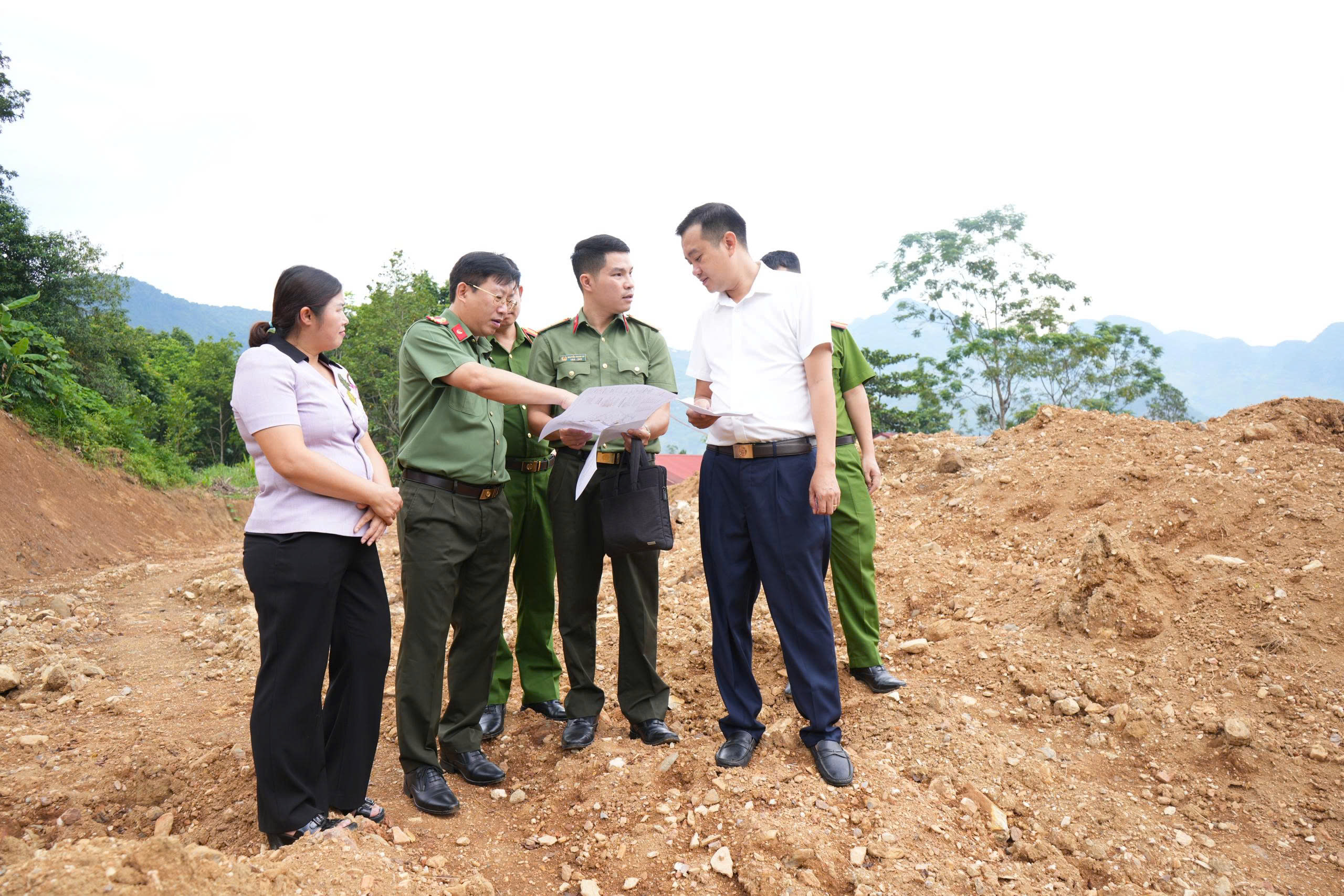 KHẢO SÁT VỊ TRÍ XÂY DỰNG TRỤ SỞ CÔNG AN XÃ, ĐÁP ỨNG YÊU CẦU NHIỆM VỤ