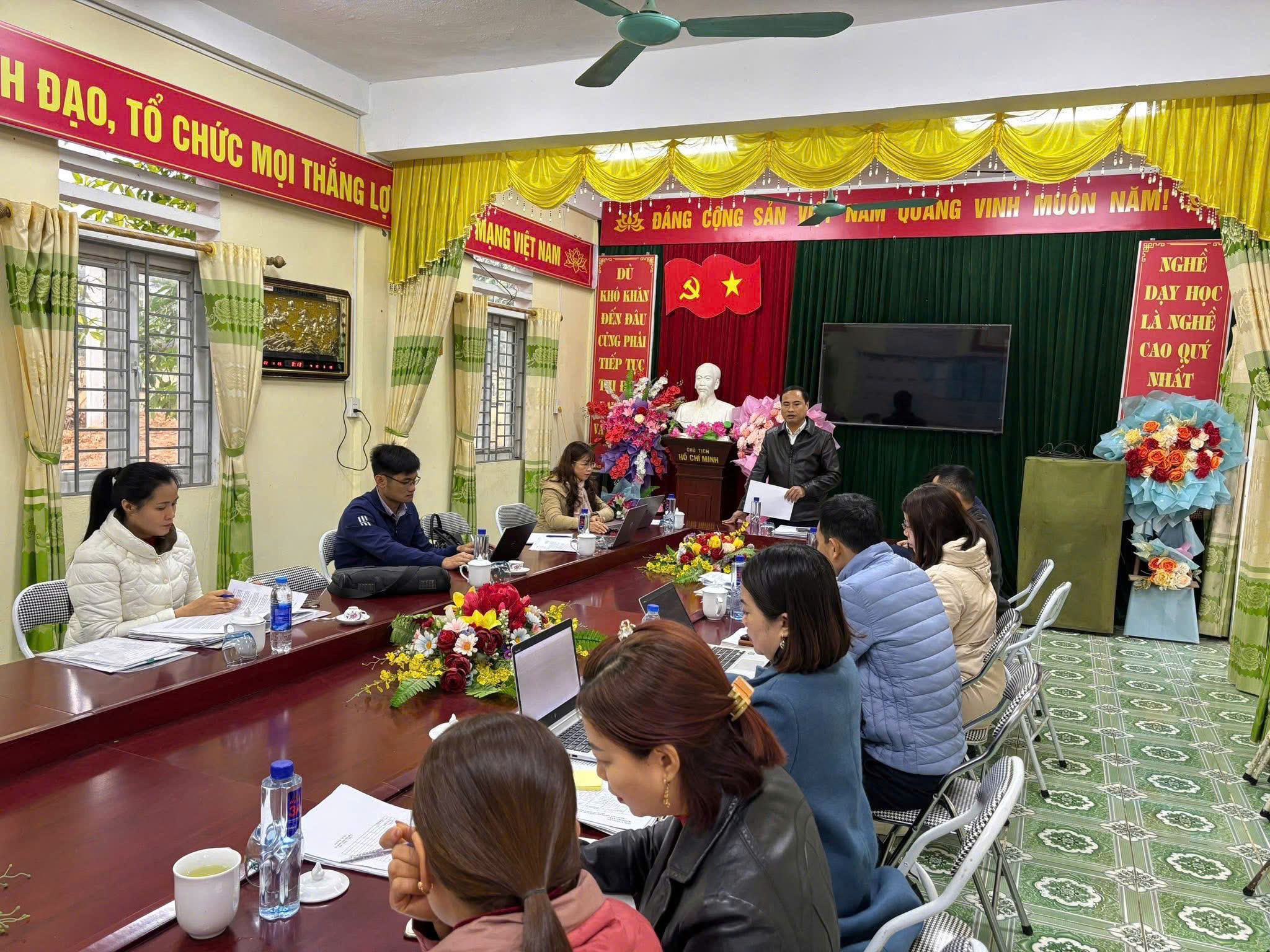 XÃ BẰNG LANG TỔ CHỨC HỌP THẨM ĐỊNH, XÉT DUYỆT CHẾ ĐỘ CHÍNH SÁCH GIÁO VIÊN, HỌC SINH NĂM HỌC 2025–2026