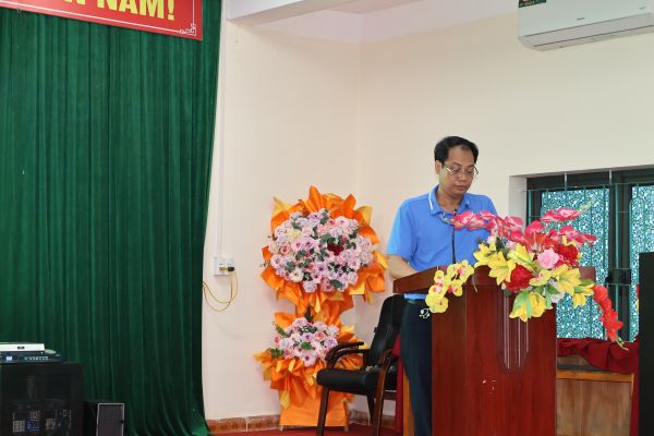 Cty Xu&acirc;n Thiện Tặng qu&agrave; t kh Phạt S l&ocirc;.JPG