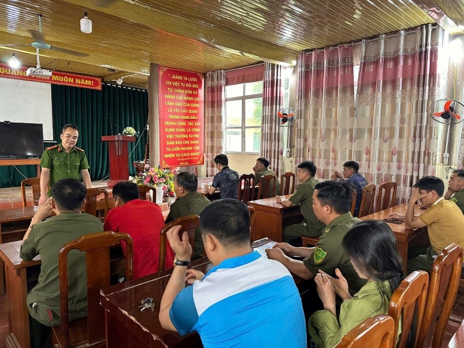 TỪ ĐIỂM TỰA CƠ SỞ ĐẾN THÀNH TRÌ BẢO VỆ ĐẢNG
