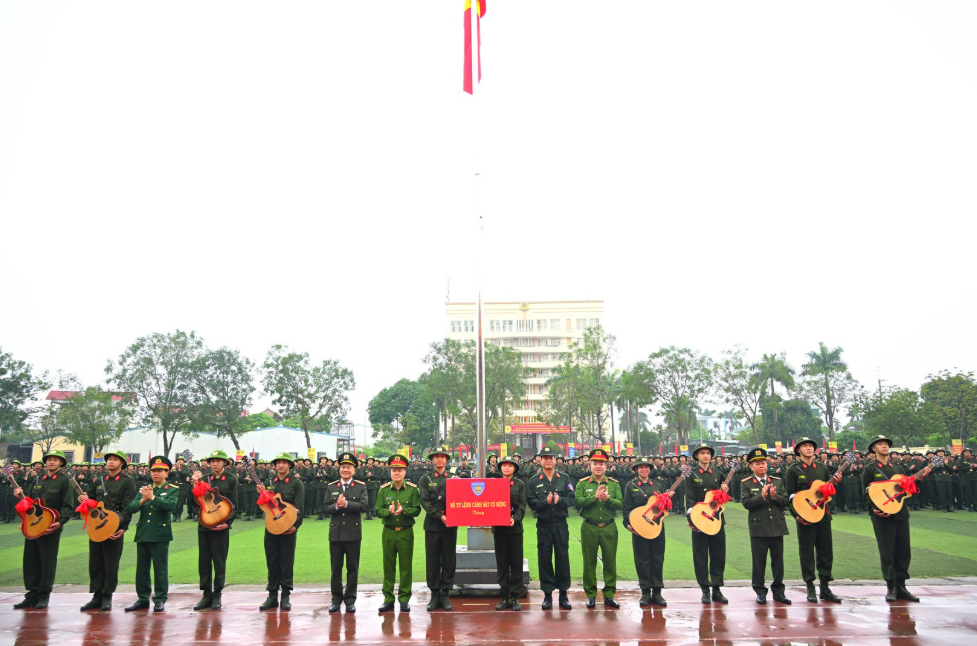 BỘ TƯ LỆNH CẢNH SÁT CƠ ĐỘNG KHAI GIẢNG KHÓA HUẤN LUYỆN CHO GẦN 17.000 CHIẾN SĨ MỚI