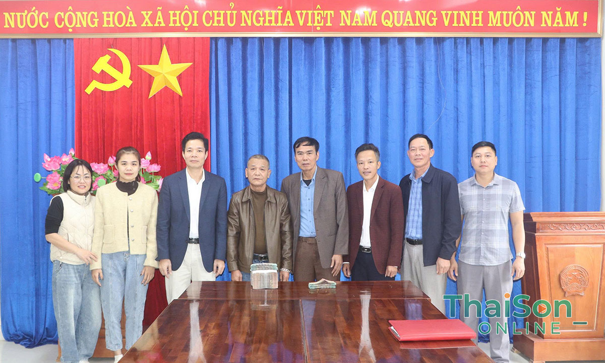 Thái Sơn chi trả tiền đền bù giải phóng mặt bằng khu dân cư trung tâm xã