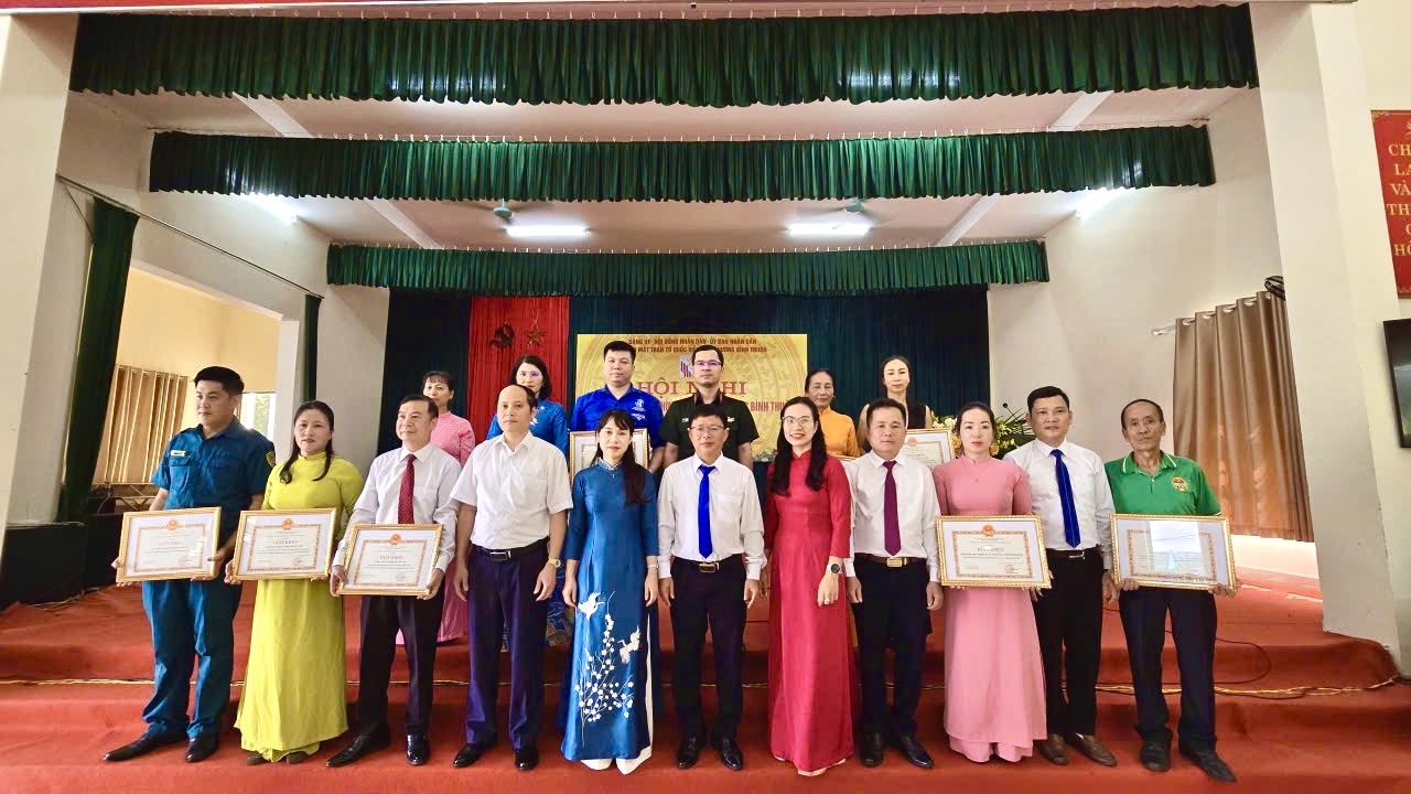 Phường Bình Thuận tổ chức thành công Hội nghị tuyên dương điển hình tiên tiến lần thứ I (2025-2030)
